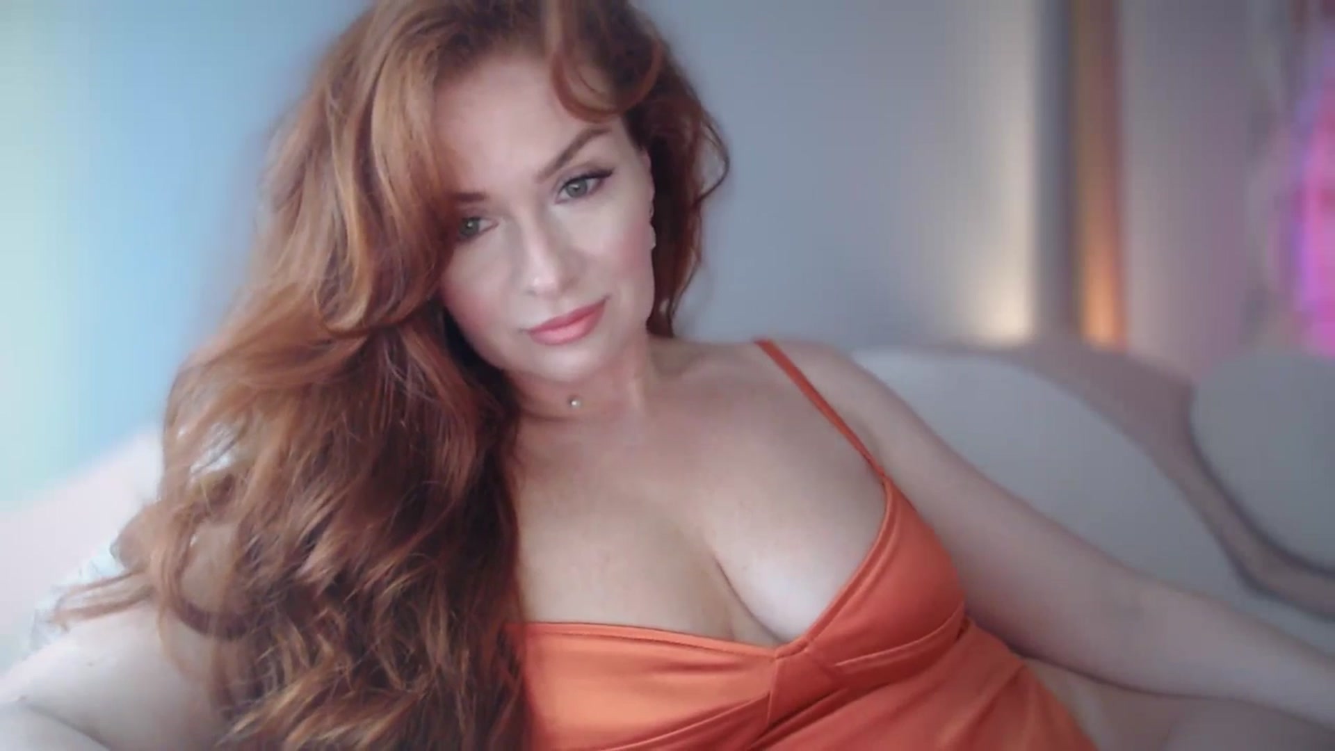 Gallery image thumbnail from Unhappy_one's myfreecams stream on, 04/03/2025, 14:37 image 8 of 20