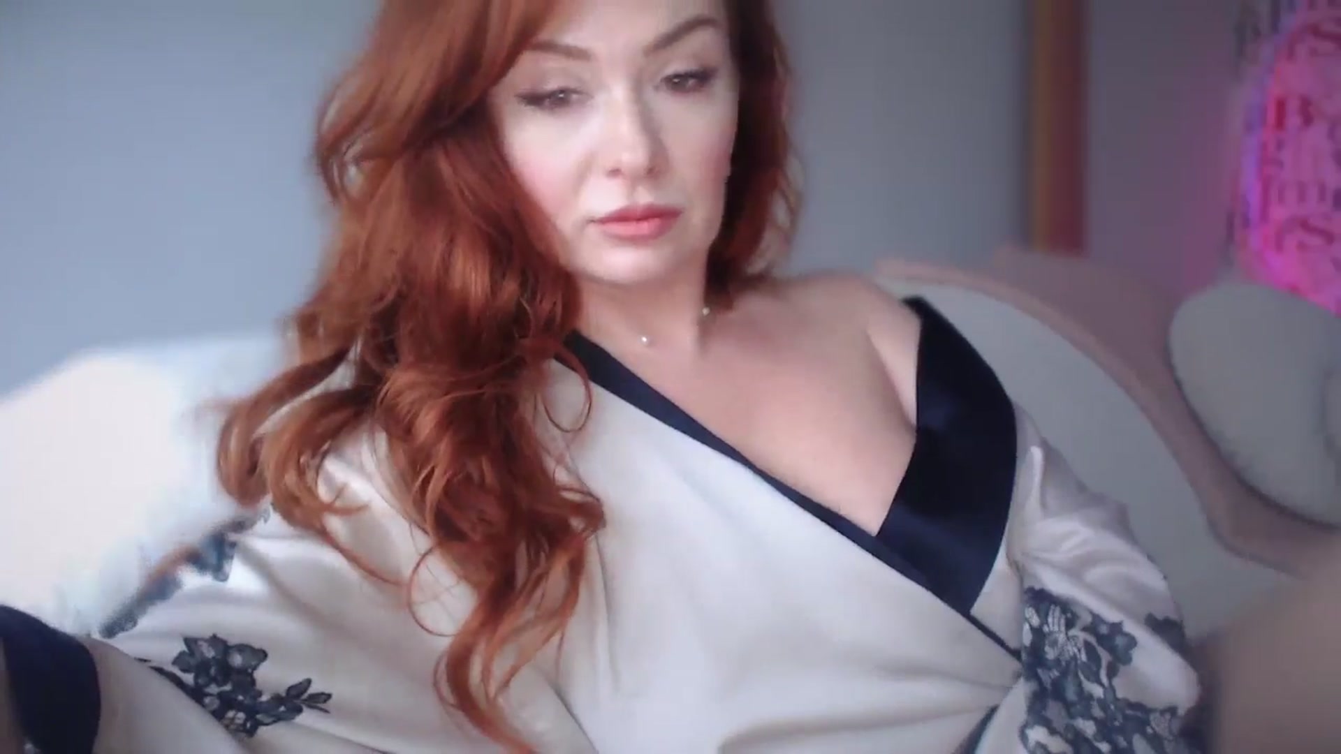Gallery image thumbnail from Unhappy_one's myfreecams stream on, 04/07/2025, 14:52 image 15 of 20