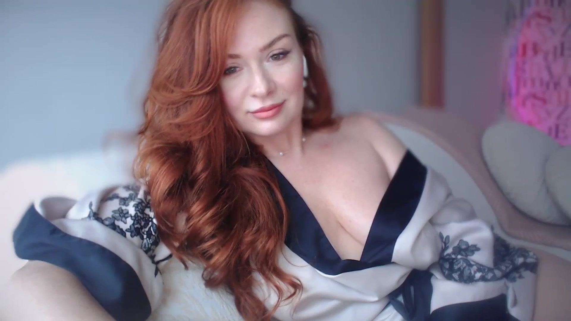 Gallery image thumbnail from Unhappy_one's myfreecams stream on, 04/07/2025, 14:52 image 10 of 20