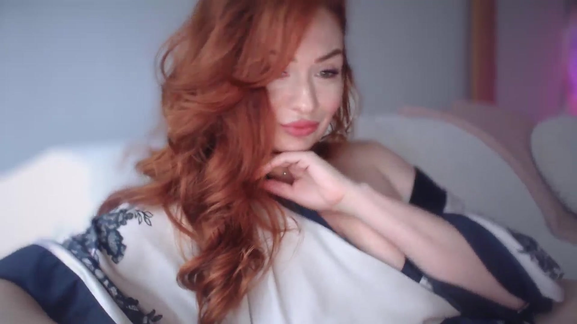 Gallery image thumbnail from Unhappy_one's myfreecams stream on, 04/07/2025, 14:52 image 17 of 20