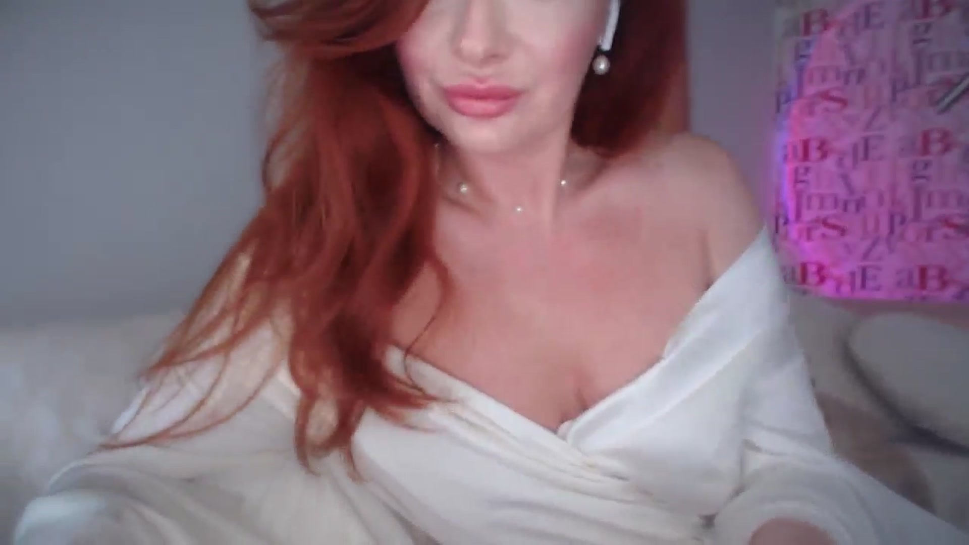 Gallery image thumbnail from Unhappy_one's myfreecams stream on, 04/25/2025, 16:04 image 13 of 20