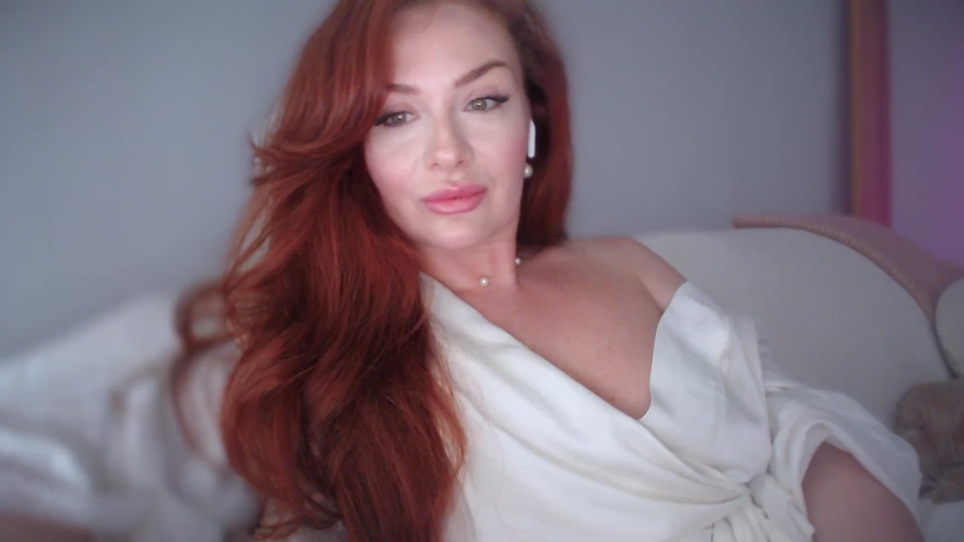 Gallery image thumbnail from Unhappy_one's myfreecams stream on, 04/25/2025, 16:04 image 17 of 20