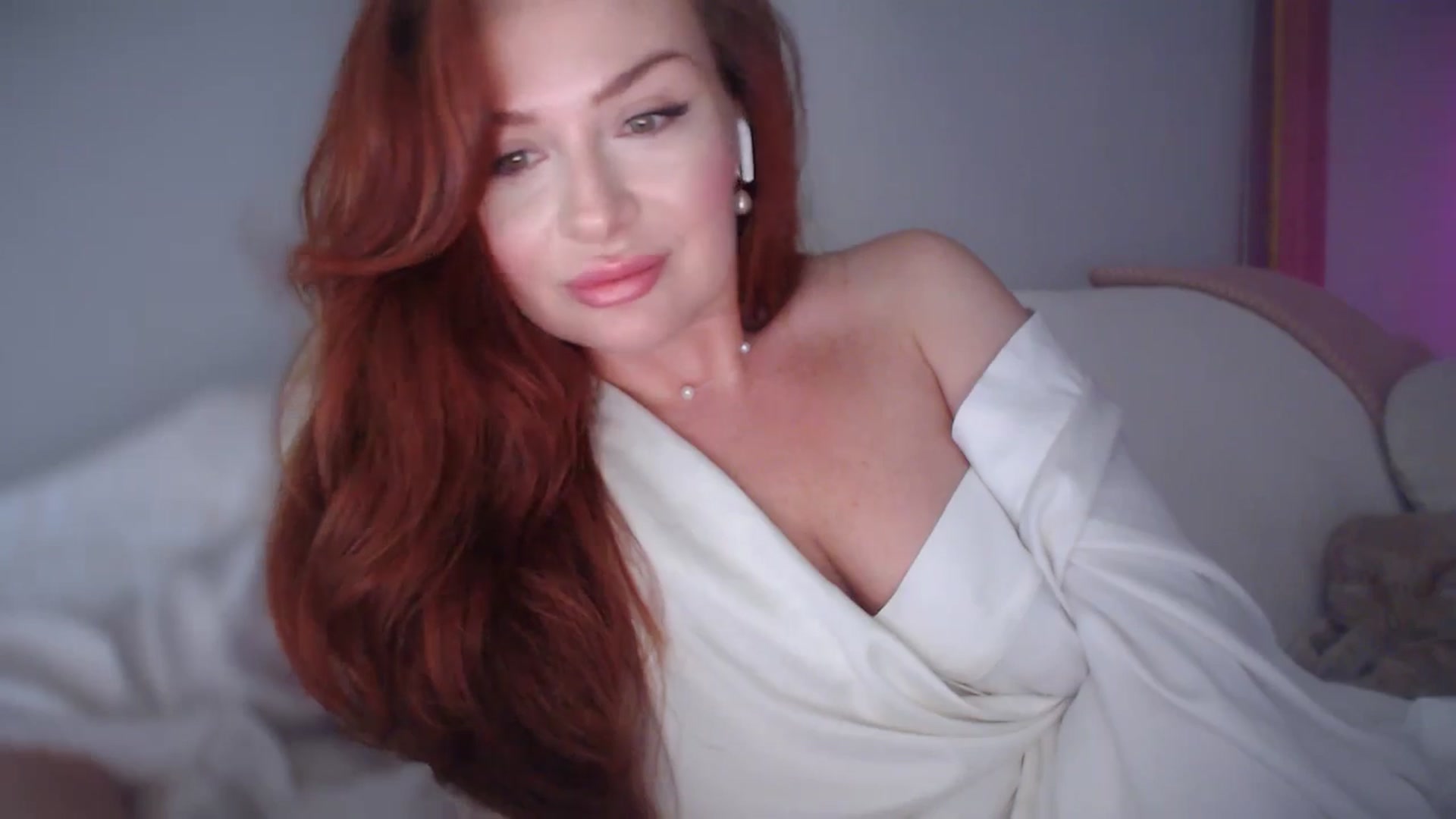 Gallery image thumbnail from Unhappy_one's myfreecams stream on, 04/25/2025, 16:04 image 18 of 20