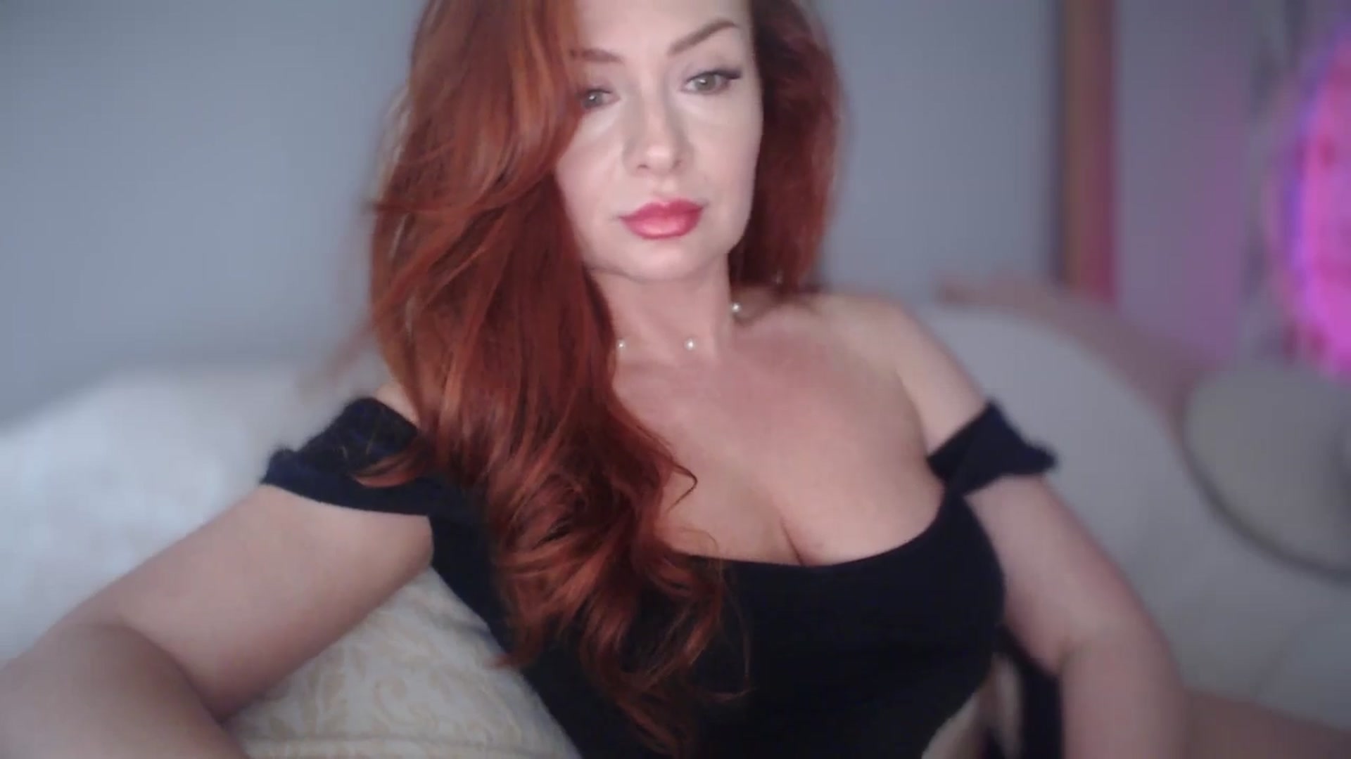 Gallery image thumbnail from Unhappy_one's myfreecams stream on, 05/06/2025, 16:02 image 15 of 20