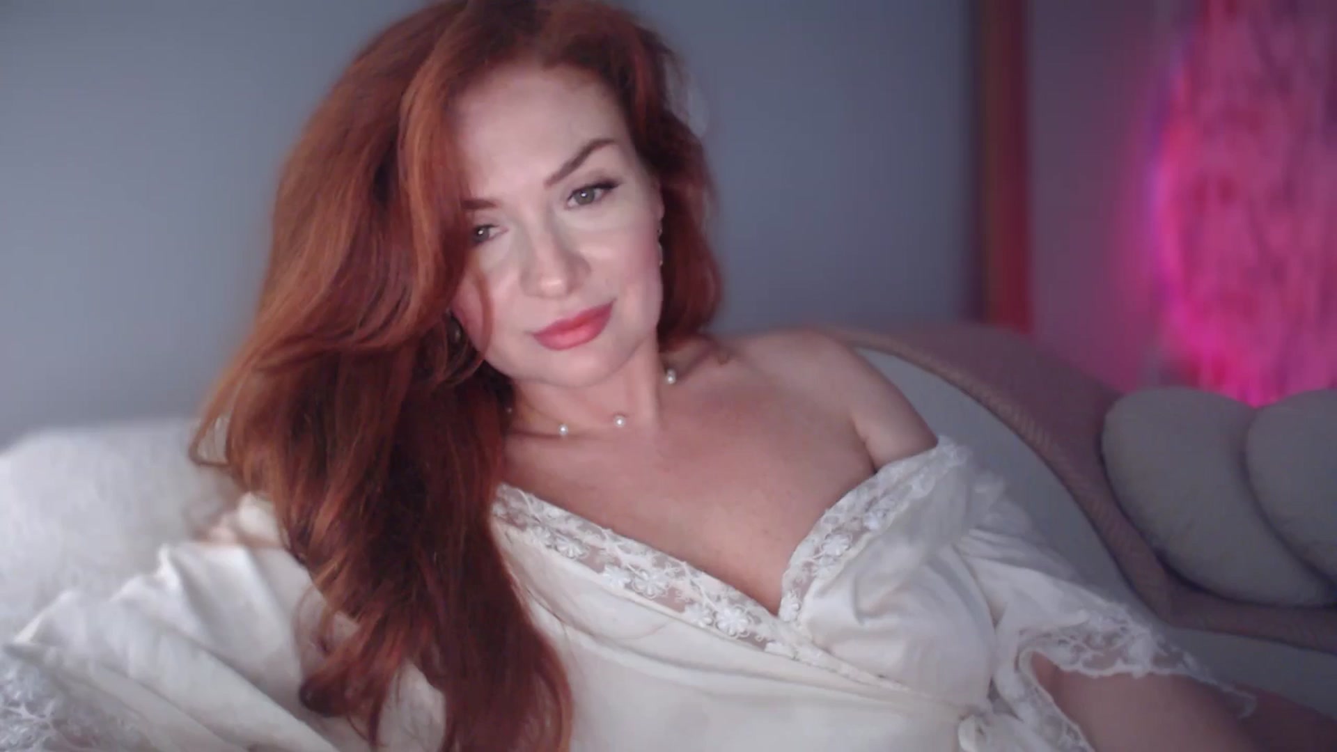 Gallery image thumbnail from Unhappy_one's myfreecams stream on, 05/17/2025, 16:36 image 14 of 20