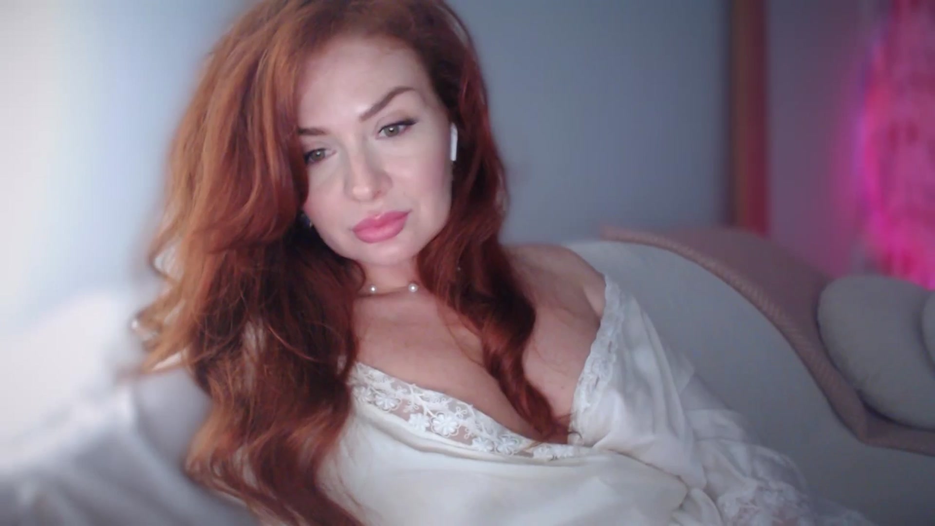 Gallery image thumbnail from Unhappy_one's myfreecams stream on, 05/17/2025, 16:36 image 5 of 20