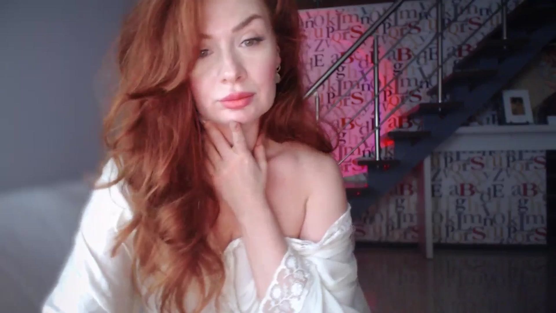 Gallery image thumbnail from Unhappy_one's myfreecams stream on, 05/17/2025, 16:36 image 18 of 20
