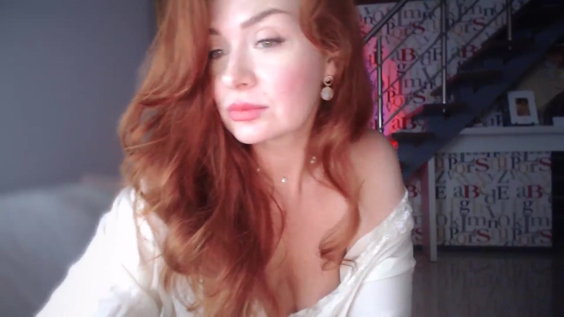 Gallery image thumbnail from Unhappy_one's myfreecams stream on, 05/17/2025, 16:36 image 17 of 20