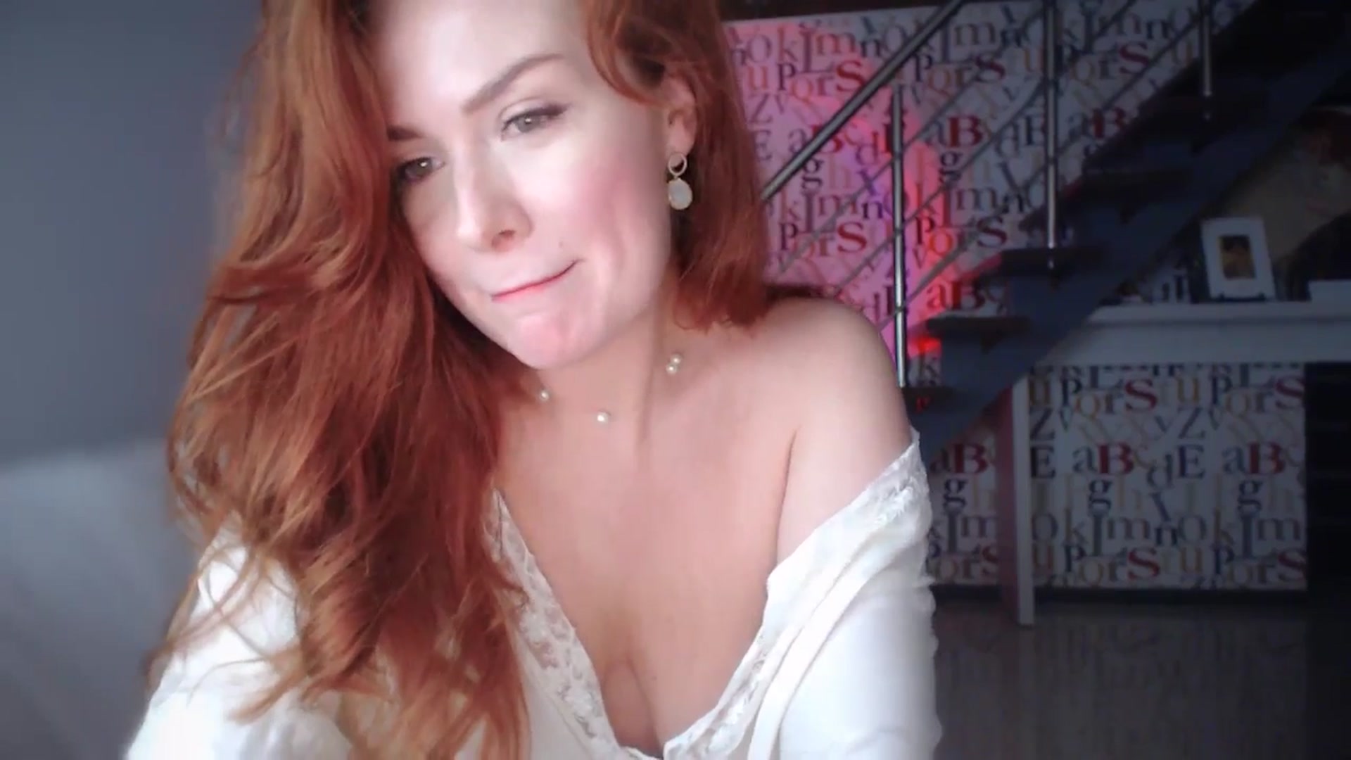 Gallery image thumbnail from Unhappy_one's myfreecams stream on, 05/17/2025, 16:36 image 16 of 20