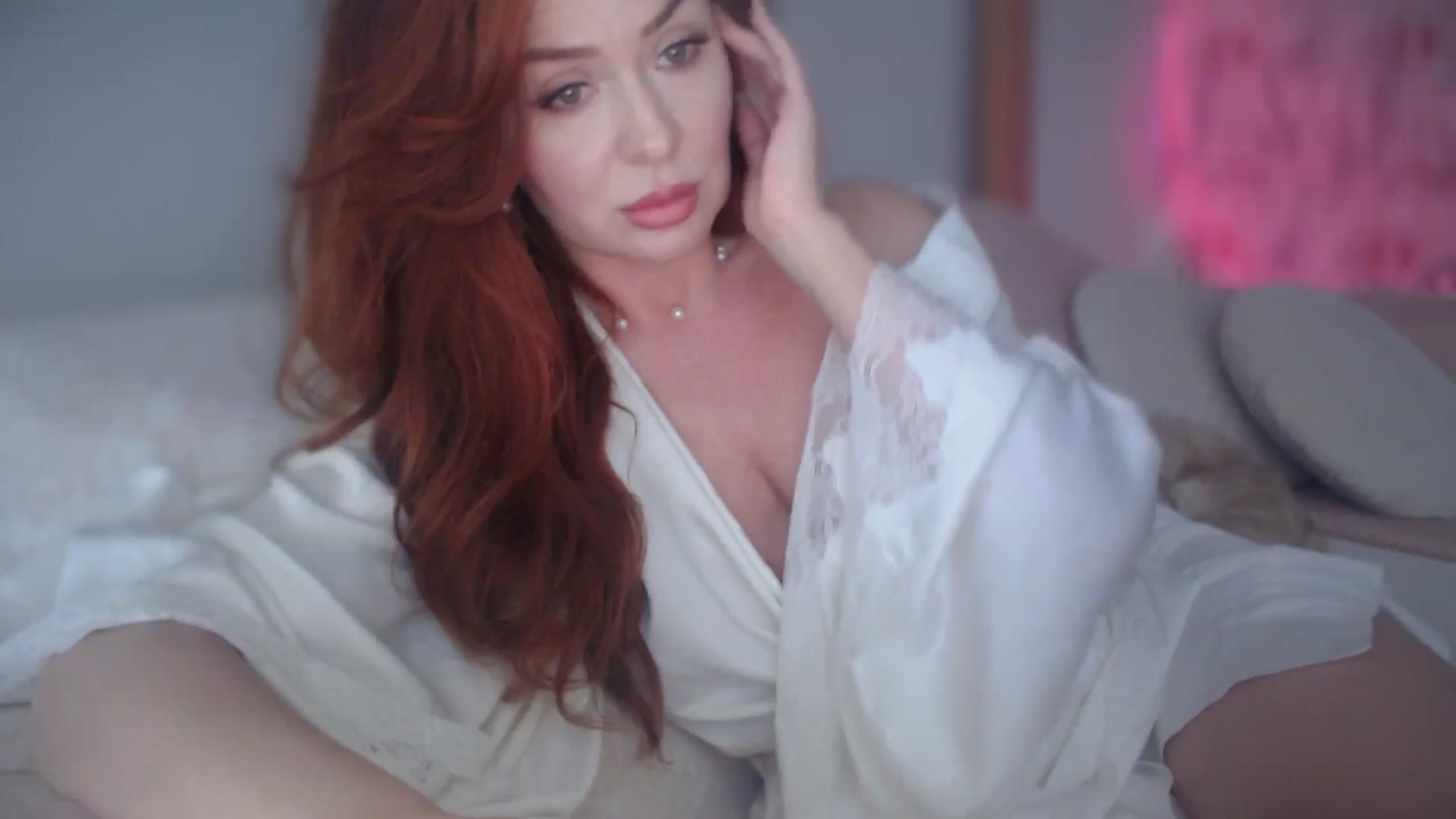 Gallery image thumbnail from Unhappy_one's myfreecams stream on, 05/19/2025, 16:36 image 16 of 20