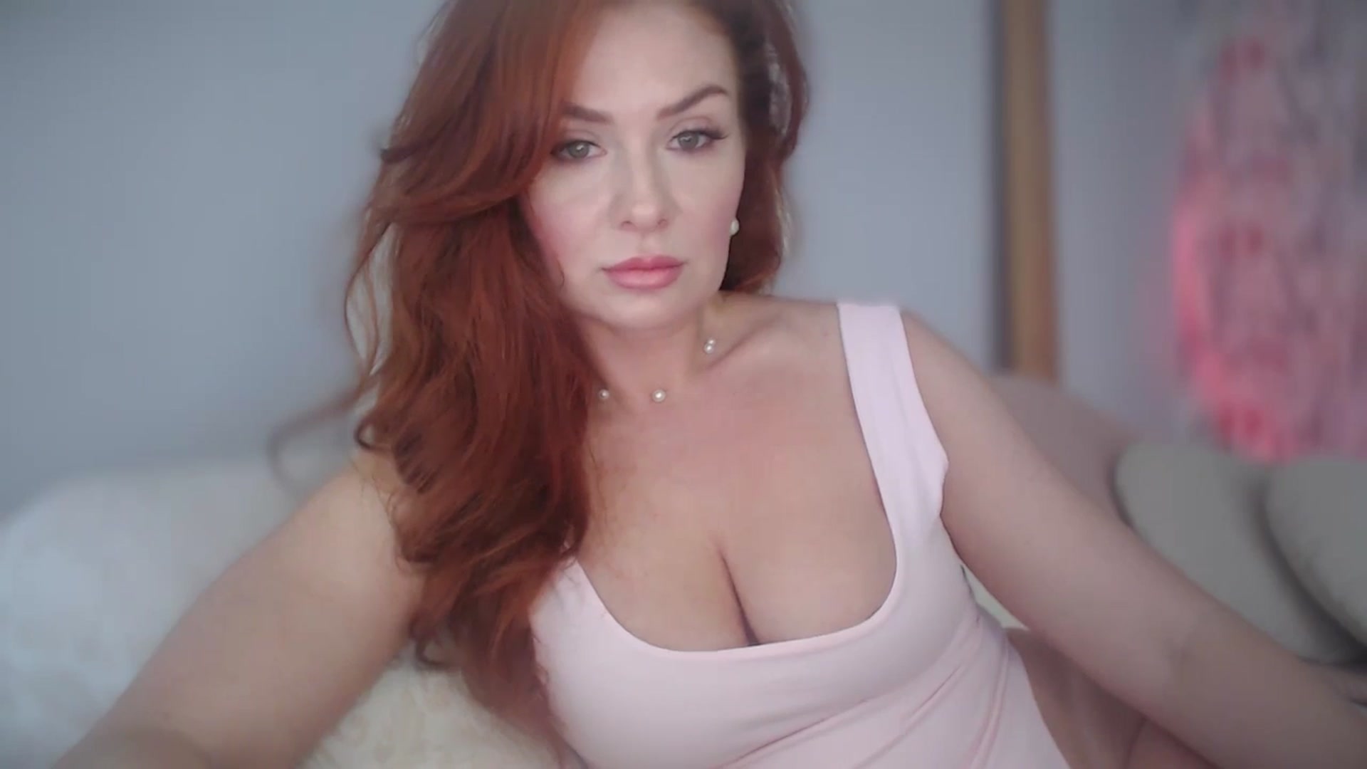 Gallery image thumbnail from Unhappy_one's myfreecams stream on, 05/19/2025, 16:36 image 4 of 20