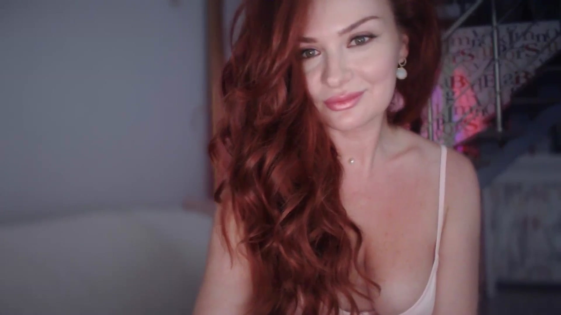 Gallery image thumbnail from Unhappy_one's myfreecams stream on, 06/21/2025, 16:59 image 15 of 20