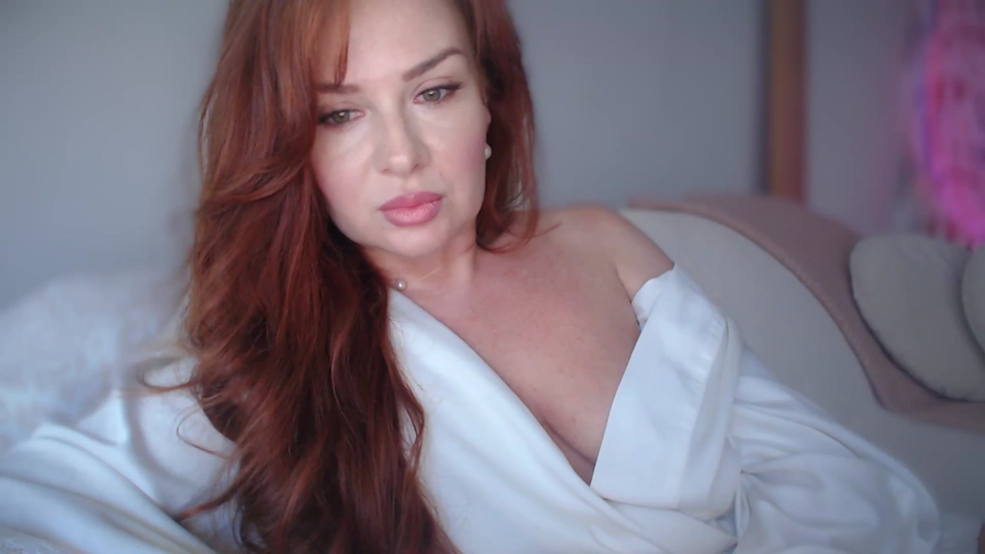 Gallery image thumbnail from Unhappy_one's myfreecams stream on, 06/27/2025, 14:42 image 15 of 20
