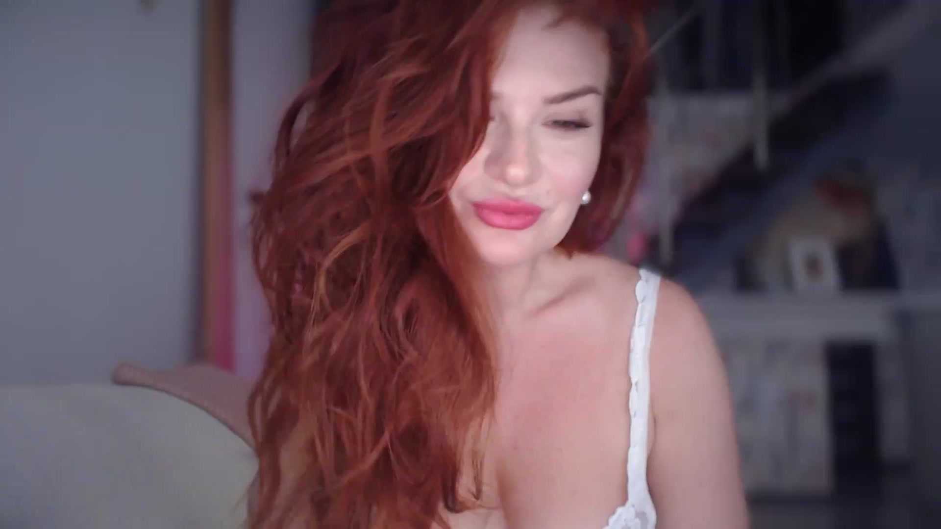 Gallery image thumbnail from Unhappy_one's myfreecams stream on, 06/28/2025, 16:39 image 17 of 20