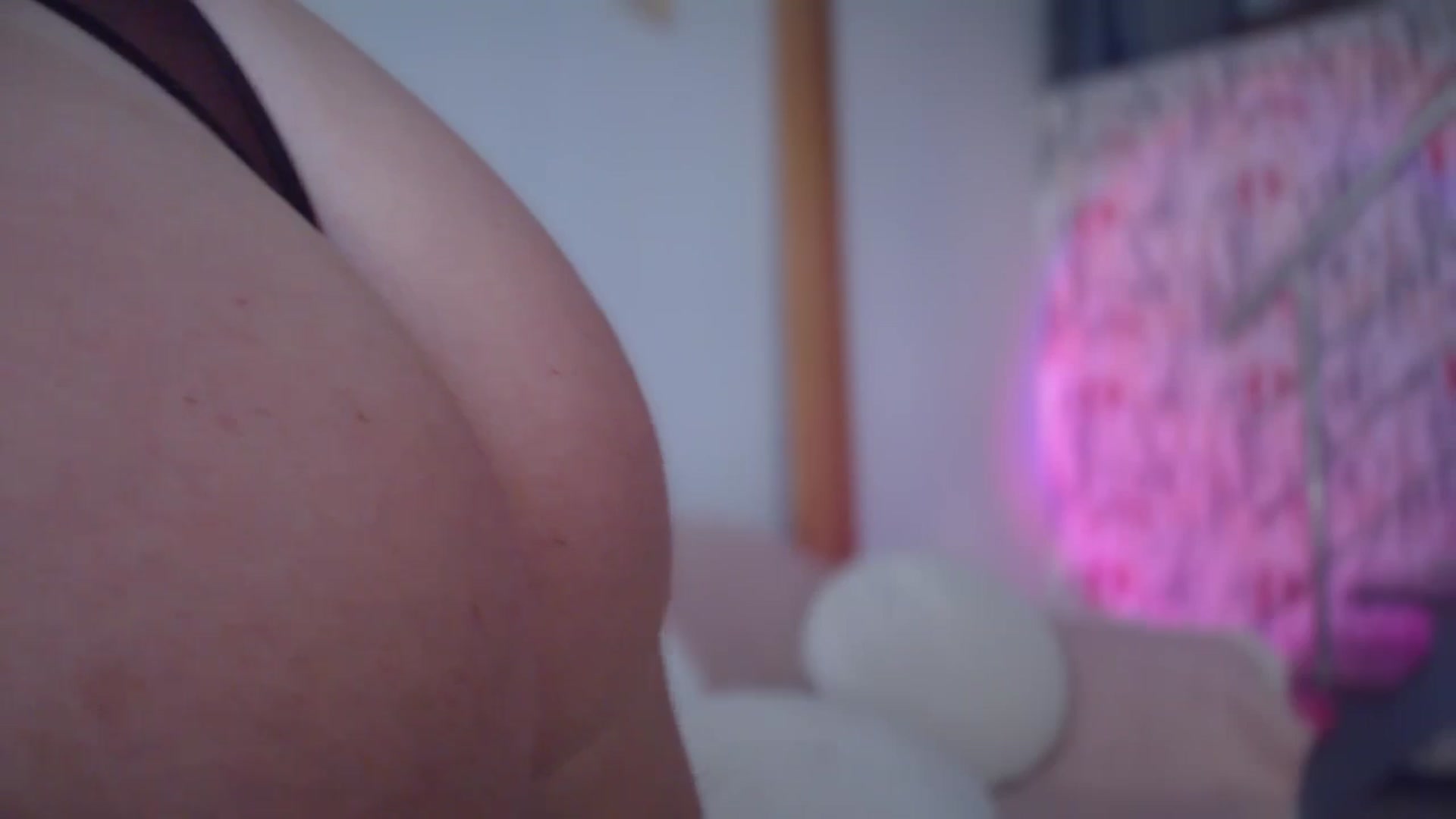Gallery image thumbnail from Unhappy_one's myfreecams stream on, 07/19/2025, 16:06 image 7 of 20