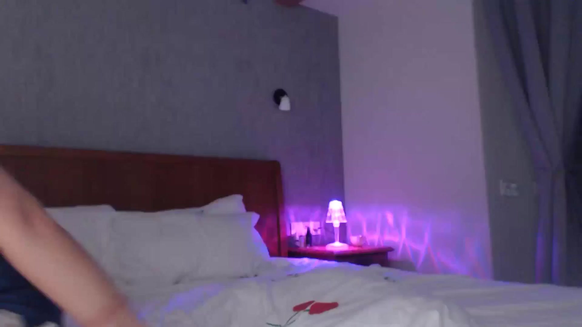 Gallery image thumbnail from Unhappy_one's myfreecams stream on, 08/30/2025, 16:26 image 16 of 20