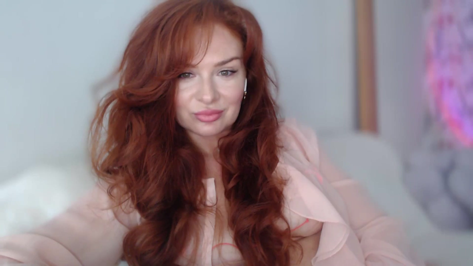 Gallery image thumbnail from Unhappy_one's myfreecams stream on, 09/13/2025, 16:34 image 4 of 20