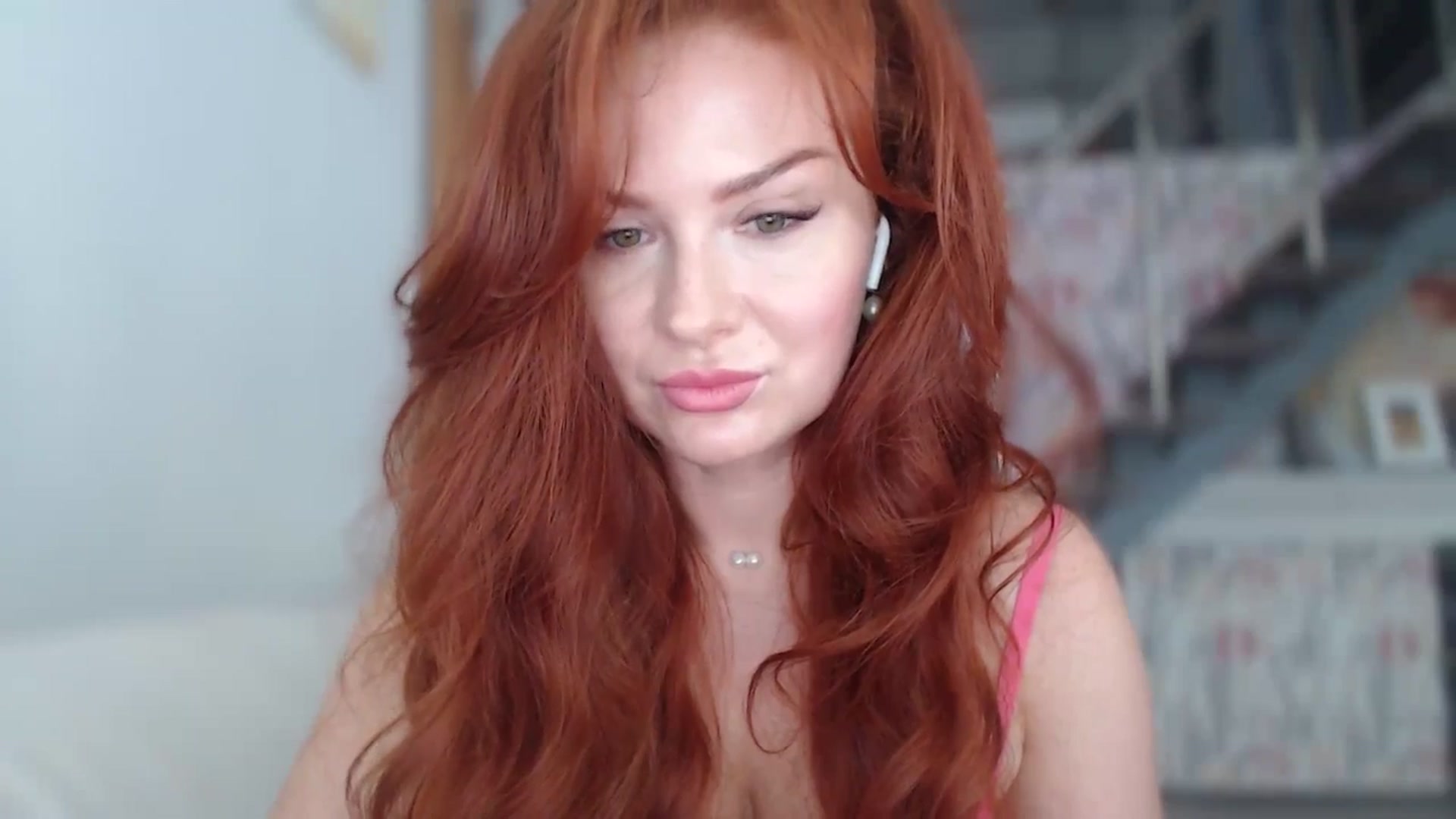 Gallery image thumbnail from Unhappy_one's myfreecams stream on, 09/15/2025, 14:25 image 13 of 20