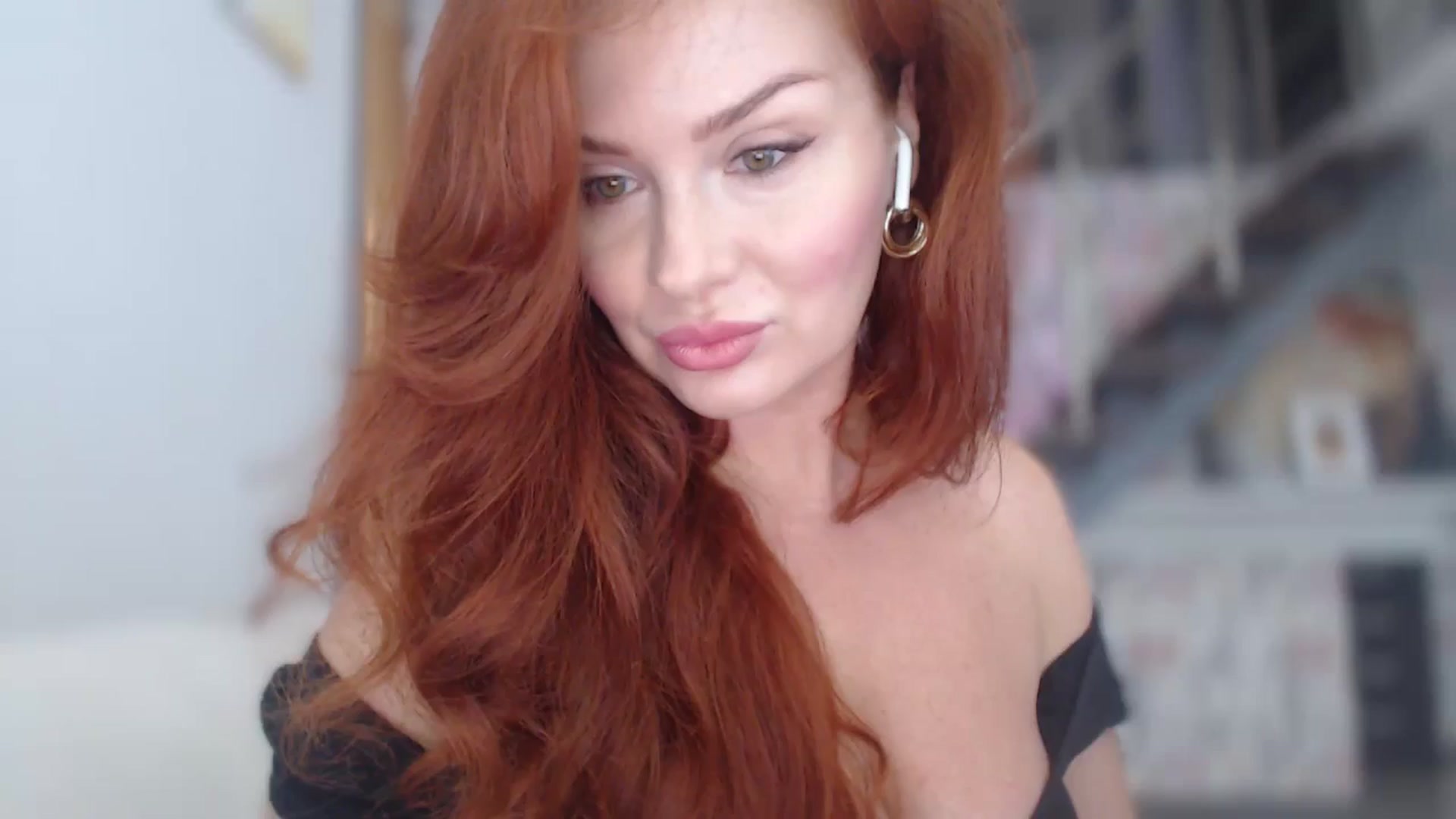 Gallery image thumbnail from Unhappy_one's myfreecams stream on, 09/18/2025, 14:23 image 1 of 20