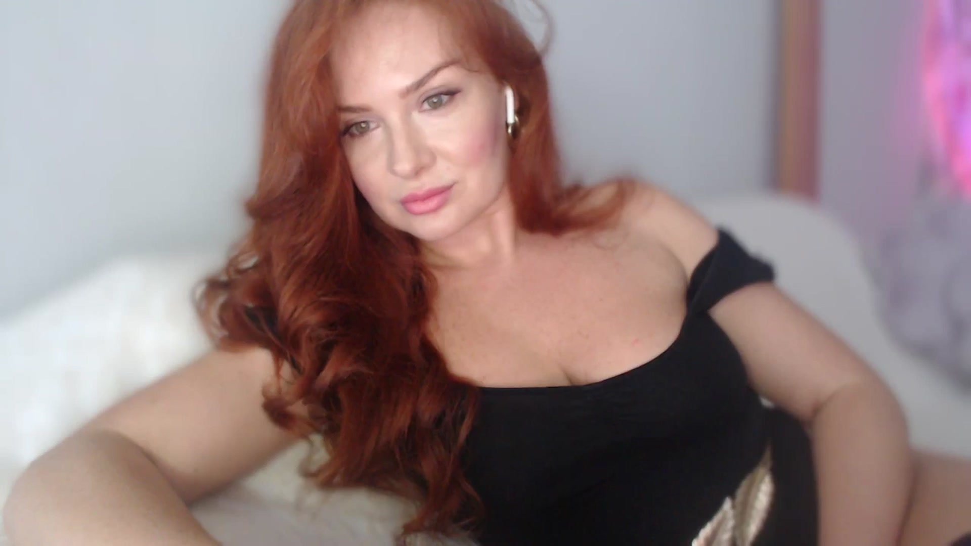 Gallery image thumbnail from Unhappy_one's myfreecams stream on, 09/18/2025, 14:23 image 6 of 20