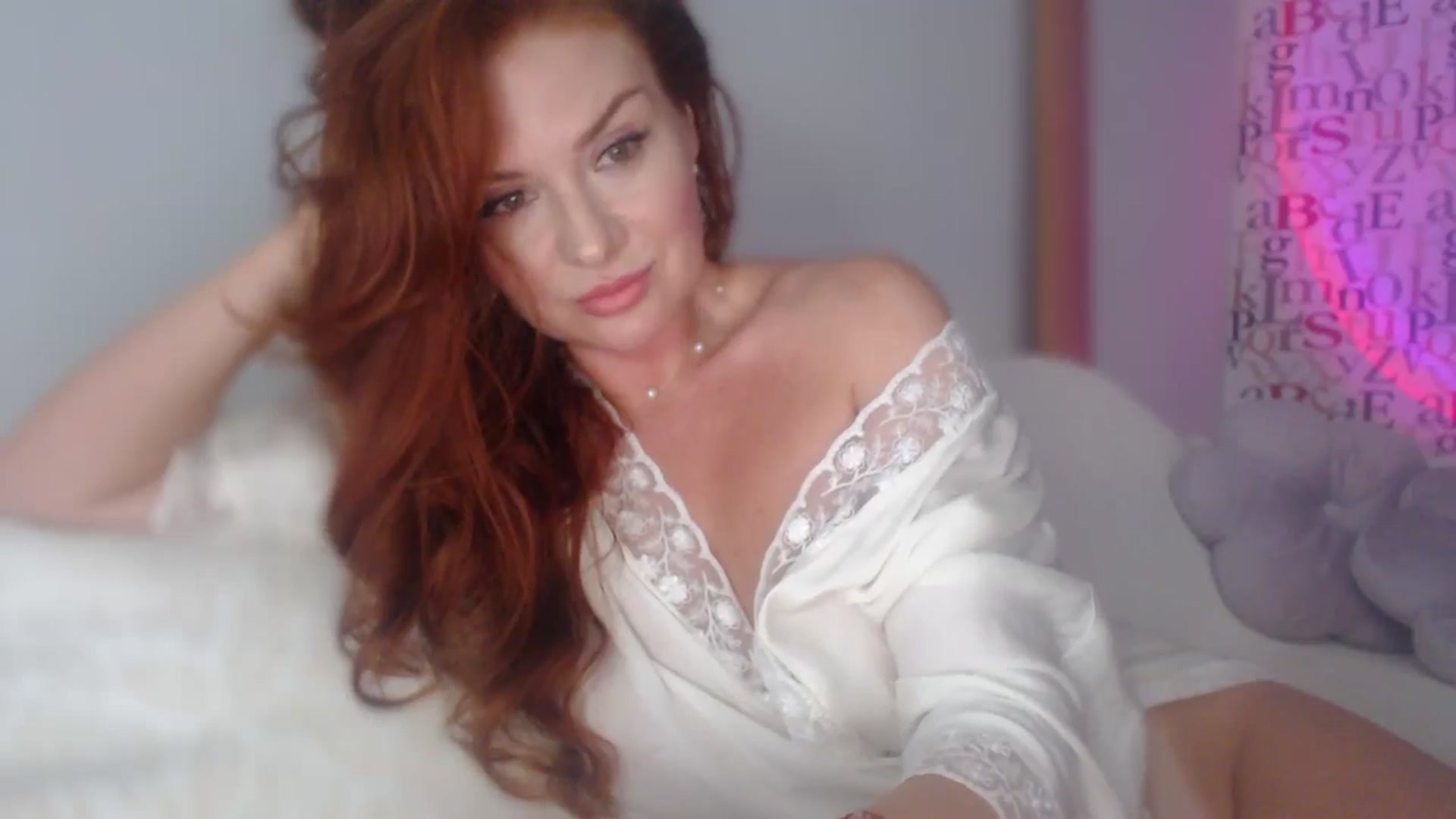 Gallery image thumbnail from Unhappy_one's myfreecams stream on, 09/23/2025, 15:18 image 5 of 20