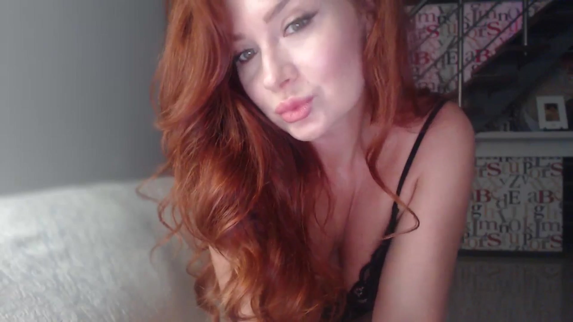 Gallery image thumbnail from Unhappy_one's myfreecams stream on, 09/30/2025, 11:59 image 14 of 20