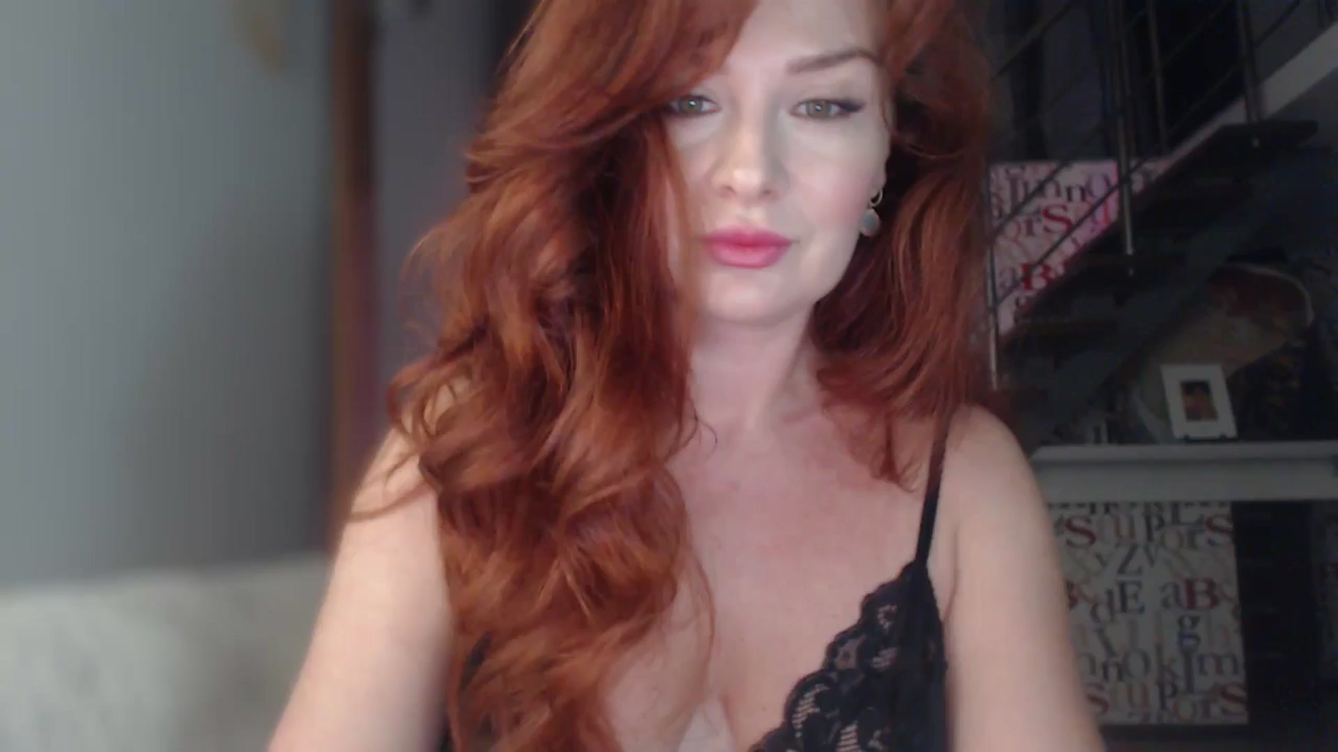 Gallery image thumbnail from Unhappy_one's myfreecams stream on, 09/30/2025, 13:37 image 1 of 20