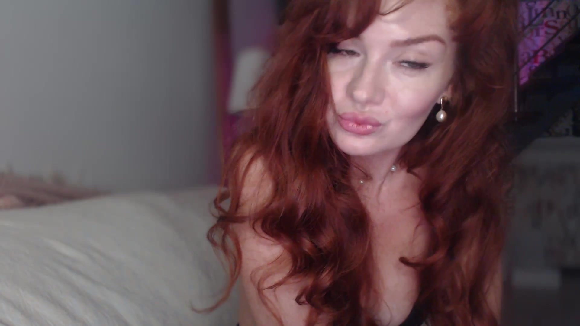 Gallery image thumbnail from Unhappy_one's myfreecams stream on, 11/21/2025, 16:47 image 15 of 20