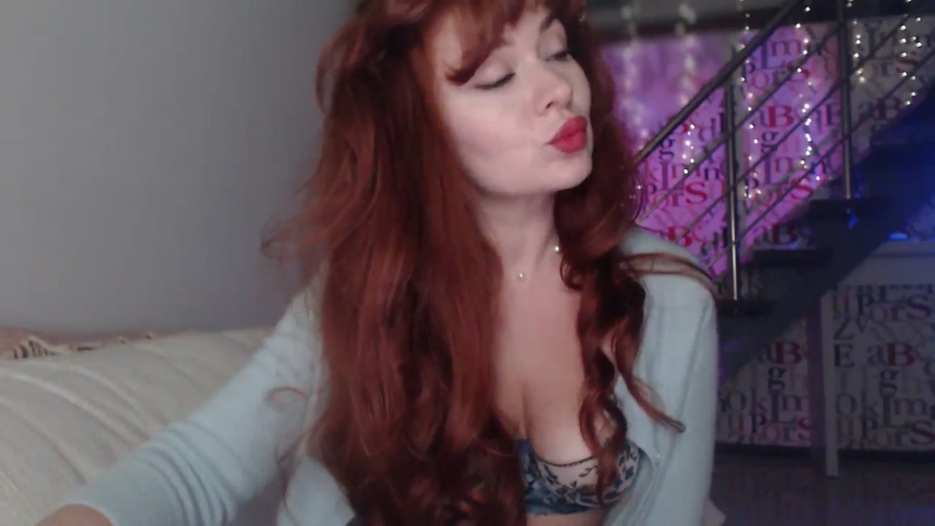 Gallery image thumbnail from Unhappy_one's myfreecams stream on, 12/08/2025, 16:26 image 18 of 20