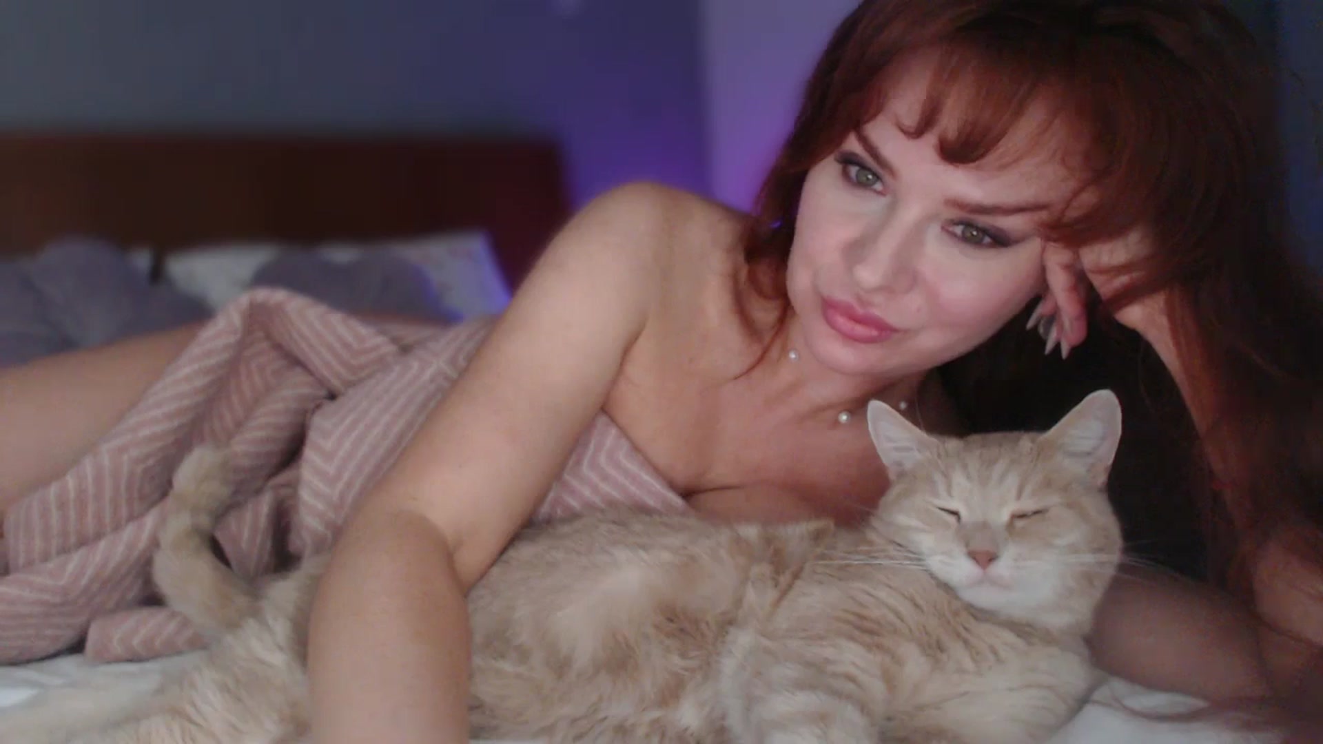 Gallery image thumbnail from Unhappy_one's myfreecams stream on, 02/06/2026, 17:01 image 18 of 20