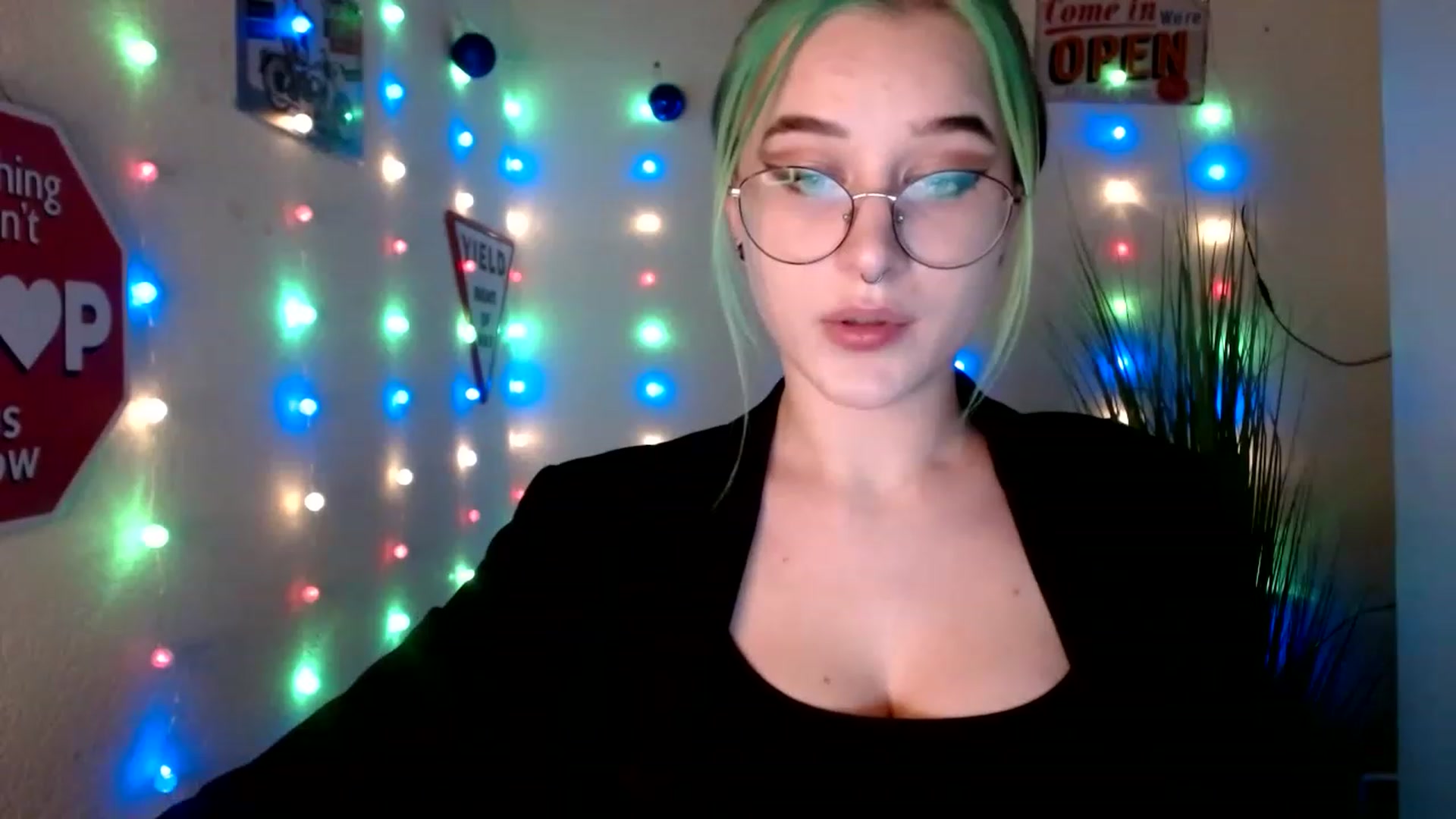 Gallery image thumbnail from Unholy_X's myfreecams stream on, 12/27/2022, 14:48 image 9 of 20