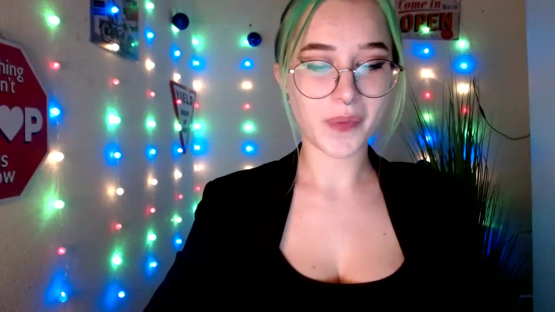 Gallery image thumbnail from Unholy_X's myfreecams stream on, 12/27/2022, 14:48 image 6 of 20
