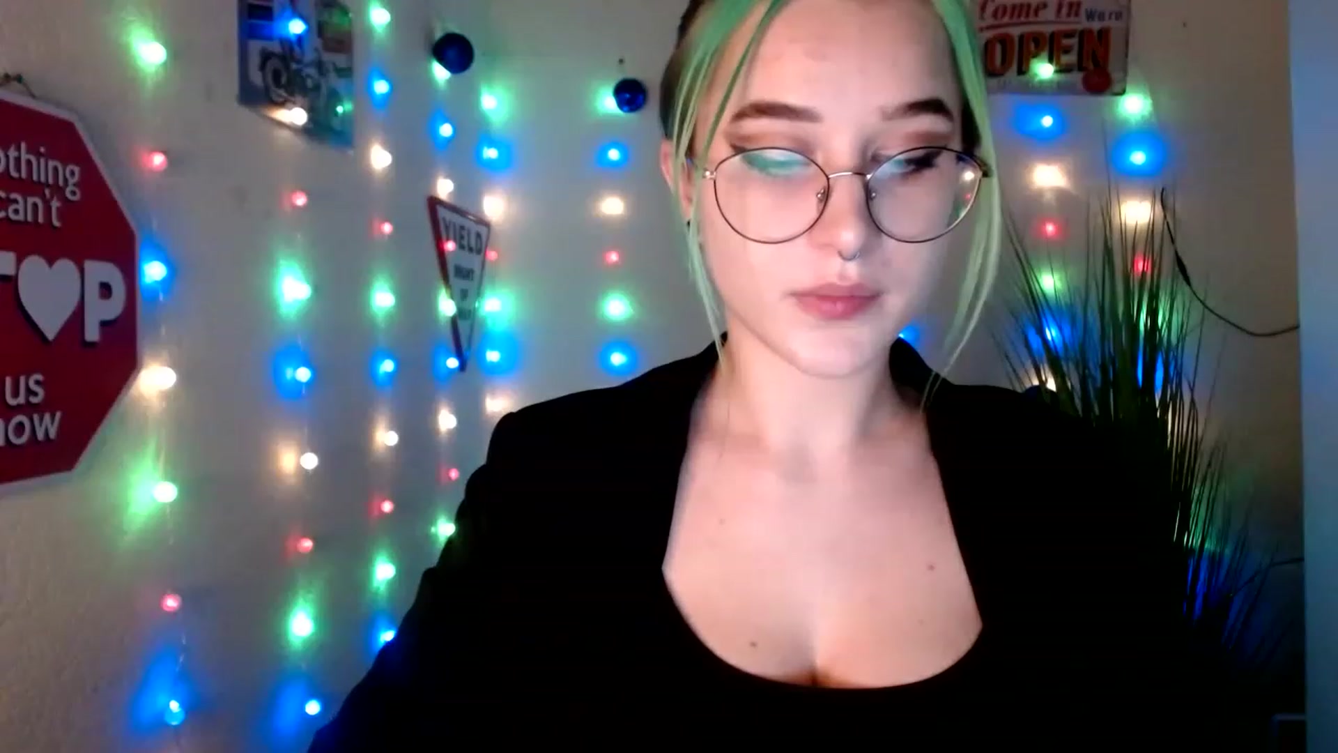 Gallery image thumbnail from Unholy_X's myfreecams stream on, 12/27/2022, 14:48 image 12 of 20
