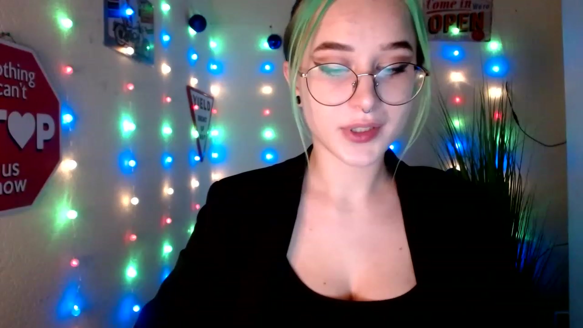 Gallery image thumbnail from Unholy_X's myfreecams stream on, 12/27/2022, 14:48 image 17 of 20