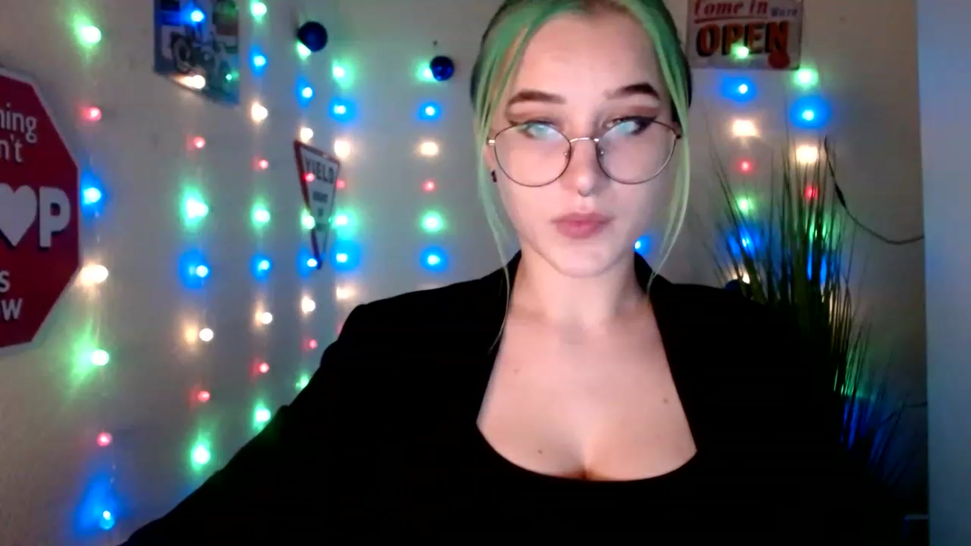 Gallery image thumbnail from Unholy_X's myfreecams stream on, 12/27/2022, 14:48 image 4 of 20