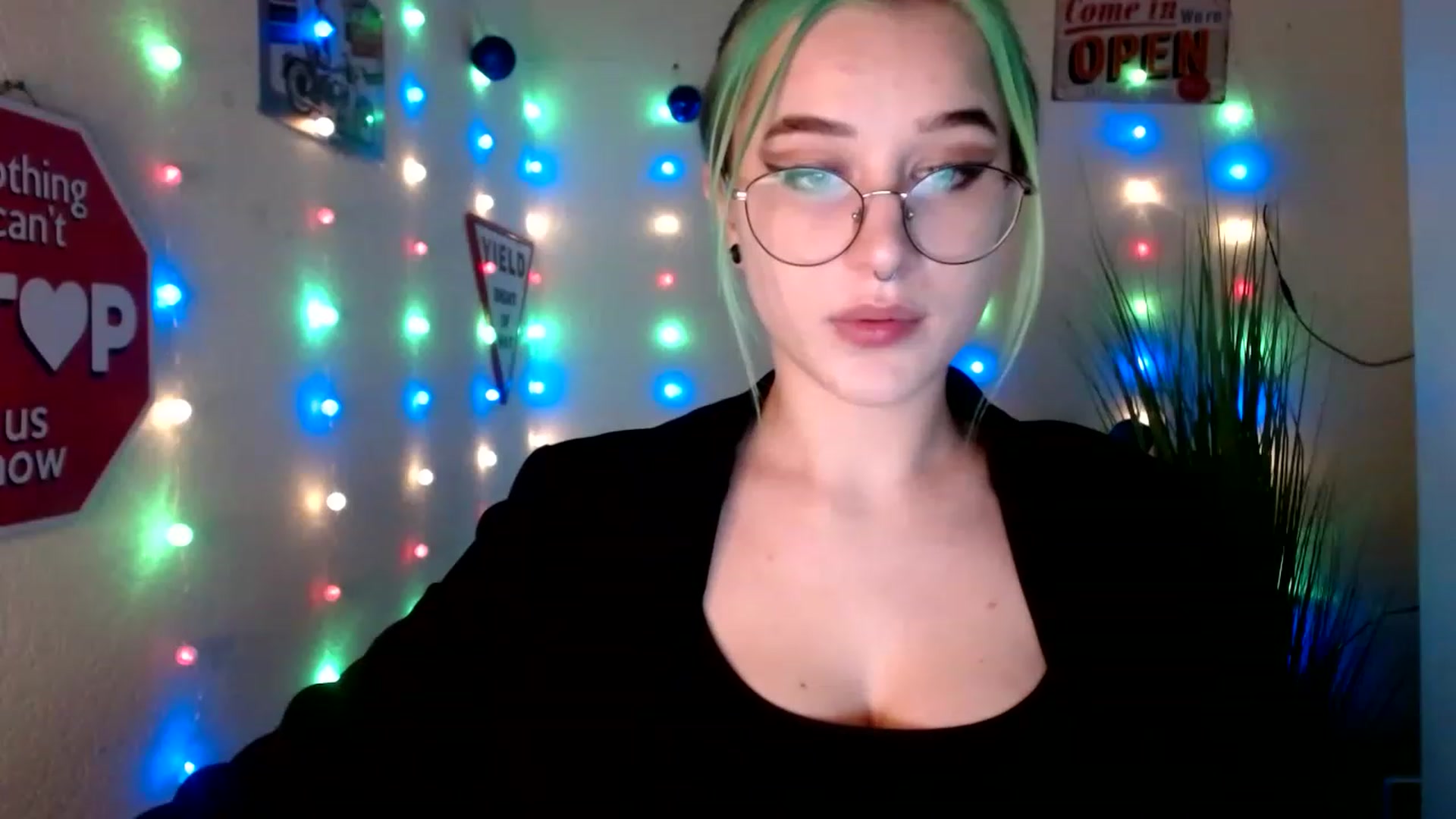 Gallery image thumbnail from Unholy_X's myfreecams stream on, 12/27/2022, 14:48 image 13 of 20