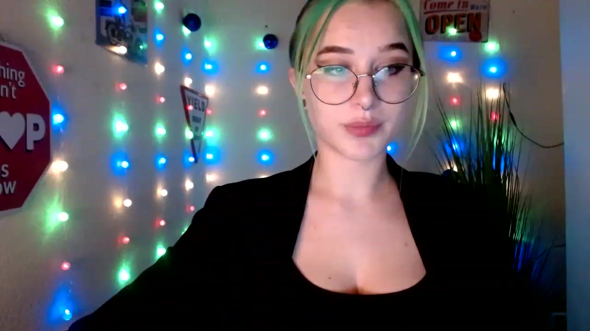 Gallery image thumbnail from Unholy_X's myfreecams stream on, 12/27/2022, 14:48 image 5 of 20