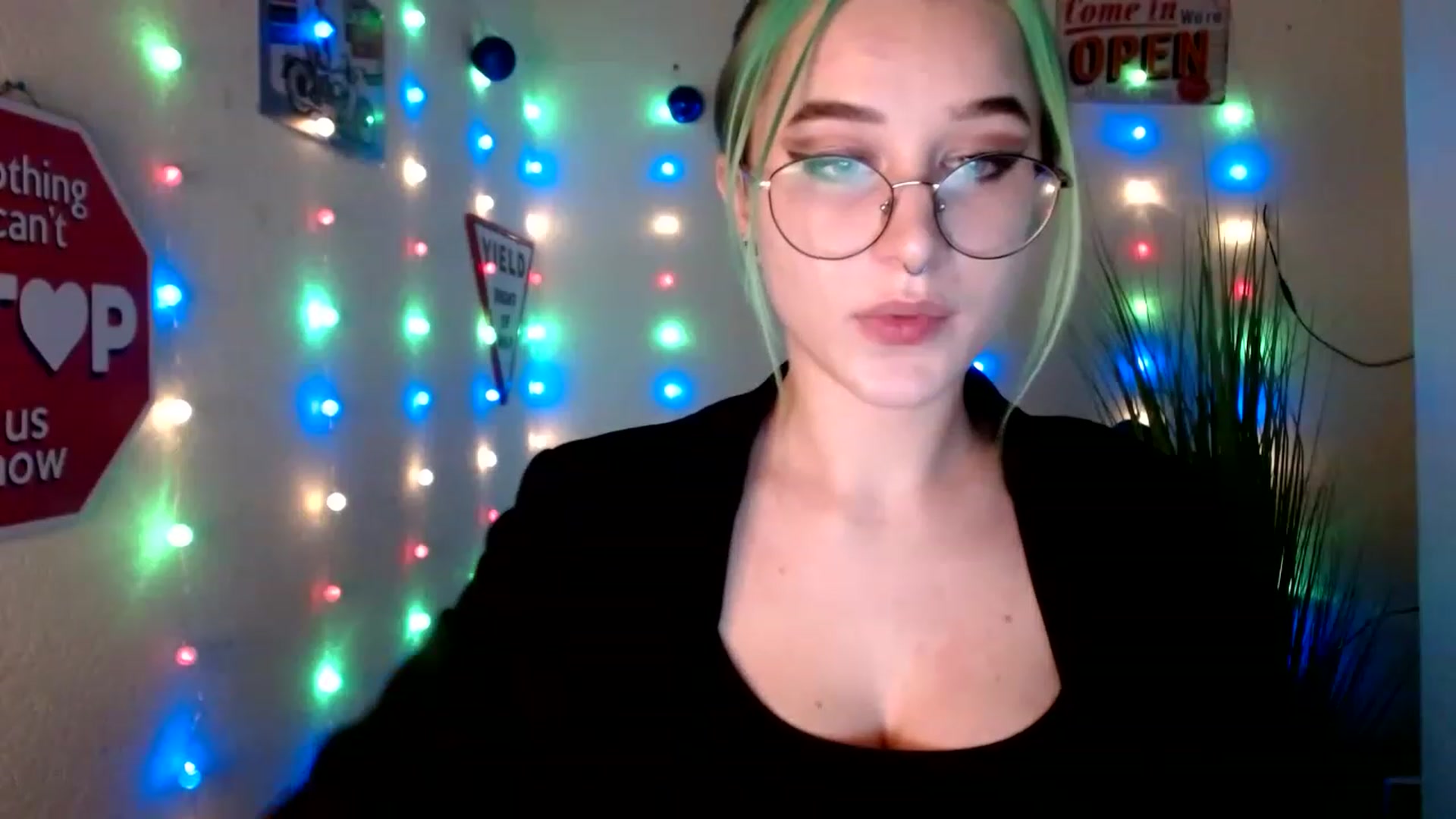 Gallery image thumbnail from Unholy_X's myfreecams stream on, 12/27/2022, 14:48 image 15 of 20