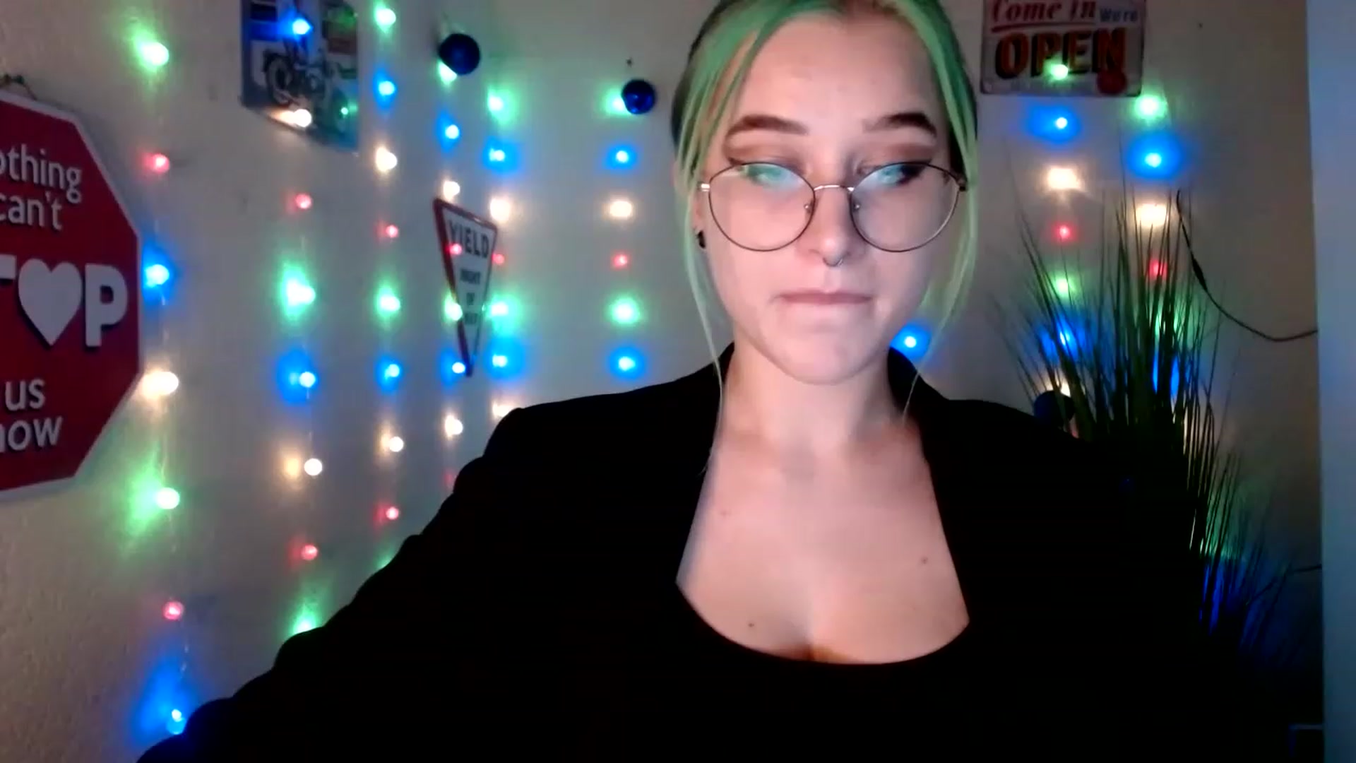 Gallery image thumbnail from Unholy_X's myfreecams stream on, 12/27/2022, 14:48 image 18 of 20