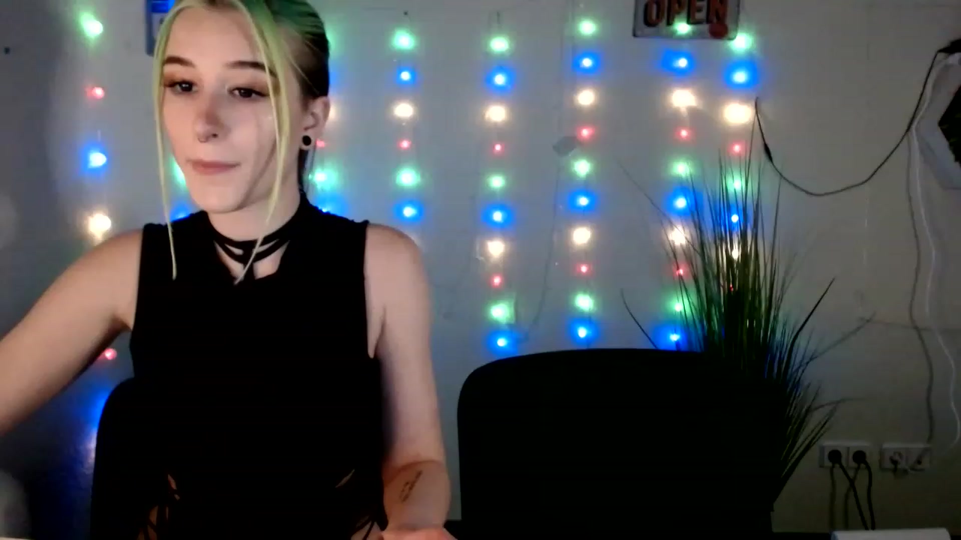 Gallery image thumbnail from Unholy_X's myfreecams stream on, 02/23/2023, 16:17 image 1 of 20
