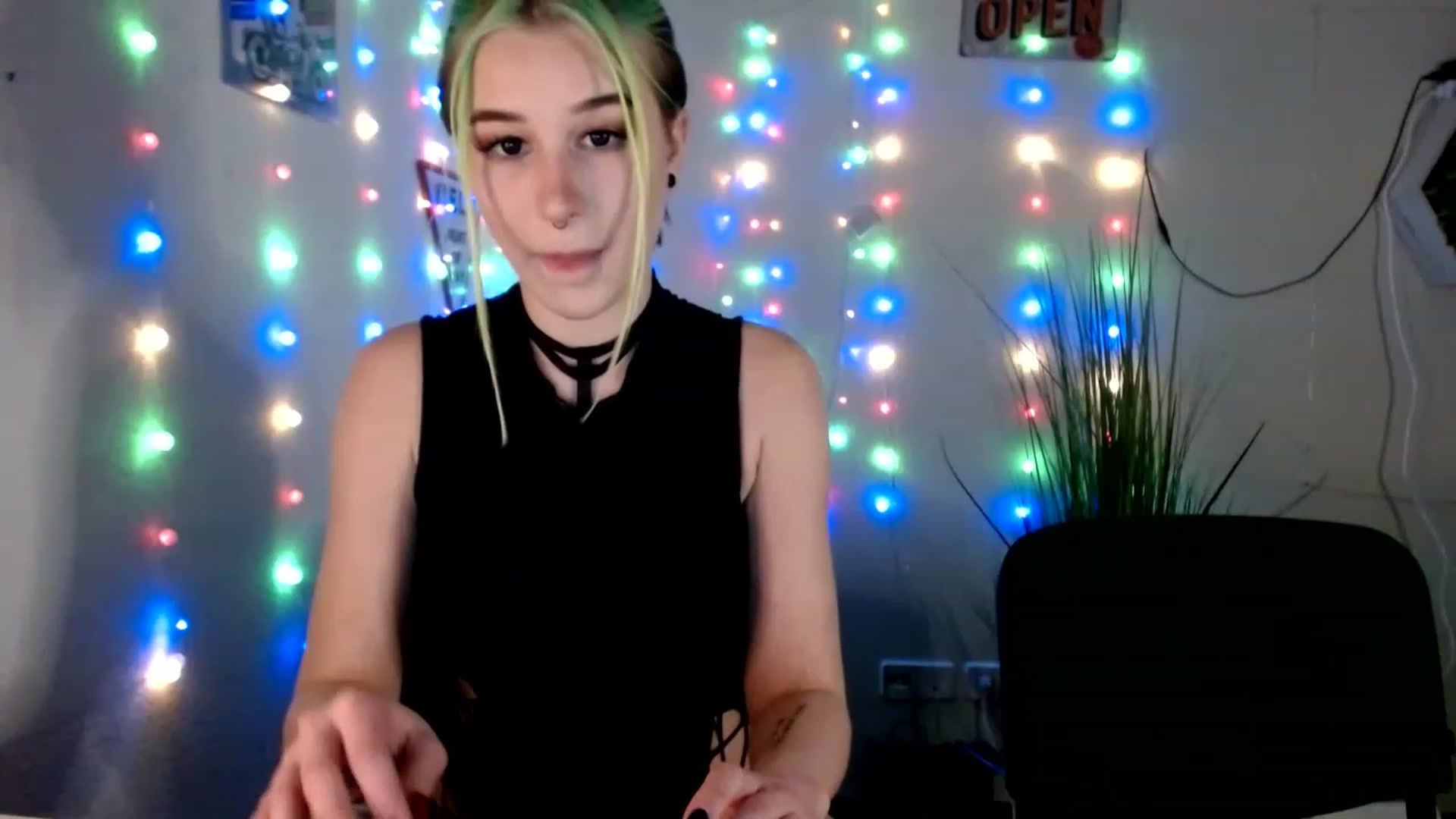 Gallery image thumbnail from Unholy_X's myfreecams stream on, 02/23/2023, 16:17 image 2 of 20