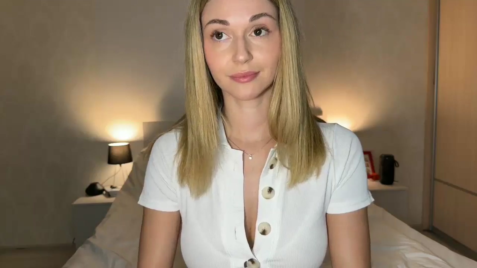 Gallery image thumbnail from UniiqueMilana's myfreecams stream on, 05/22/2024, 15:13 image 19 of 20