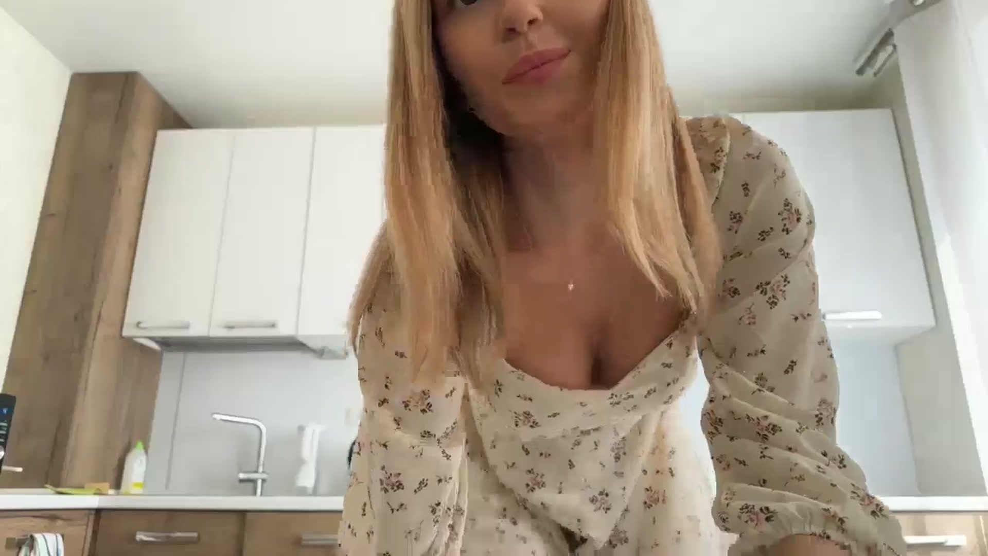 Gallery image thumbnail from UniiqueMilana's myfreecams stream on, 06/02/2024, 14:31 image 6 of 20