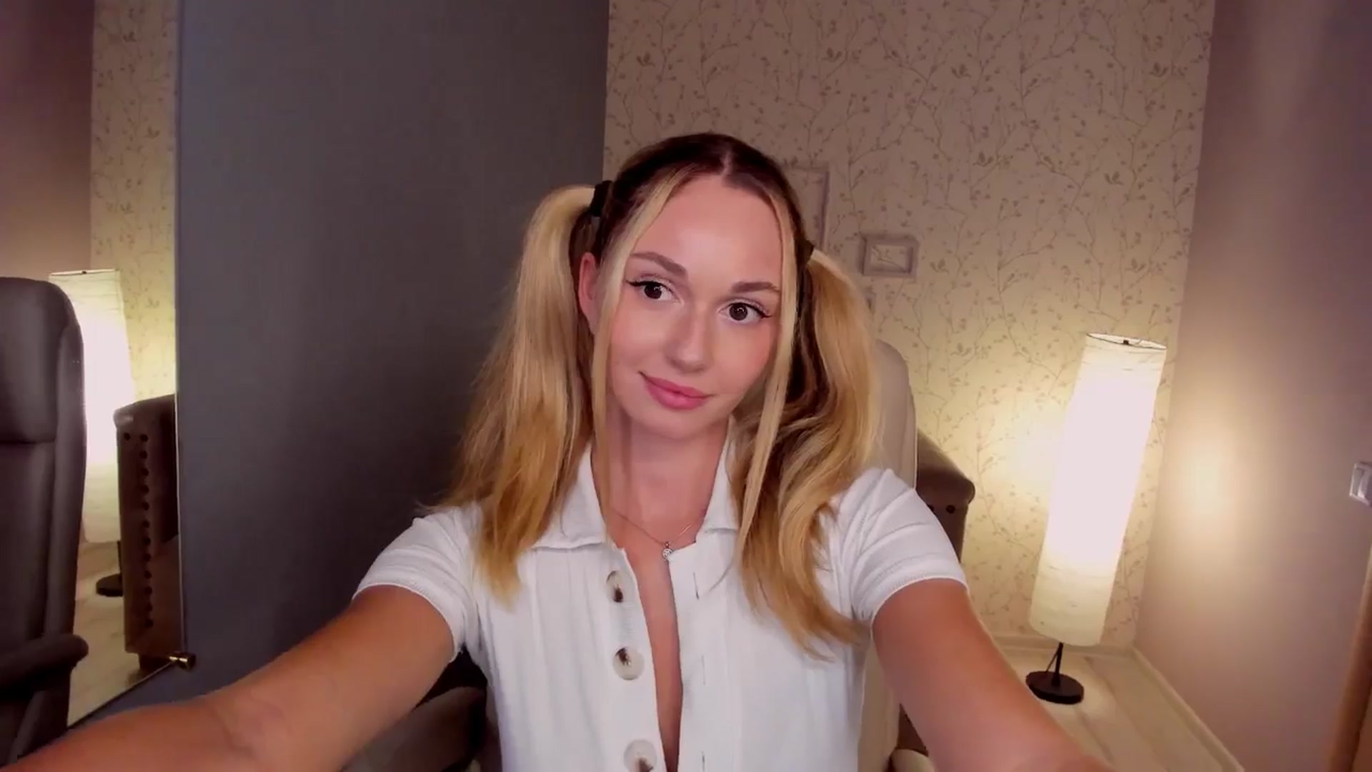 Gallery image thumbnail from UniiqueMilana's myfreecams stream on, 08/25/2024, 18:37 image 7 of 20
