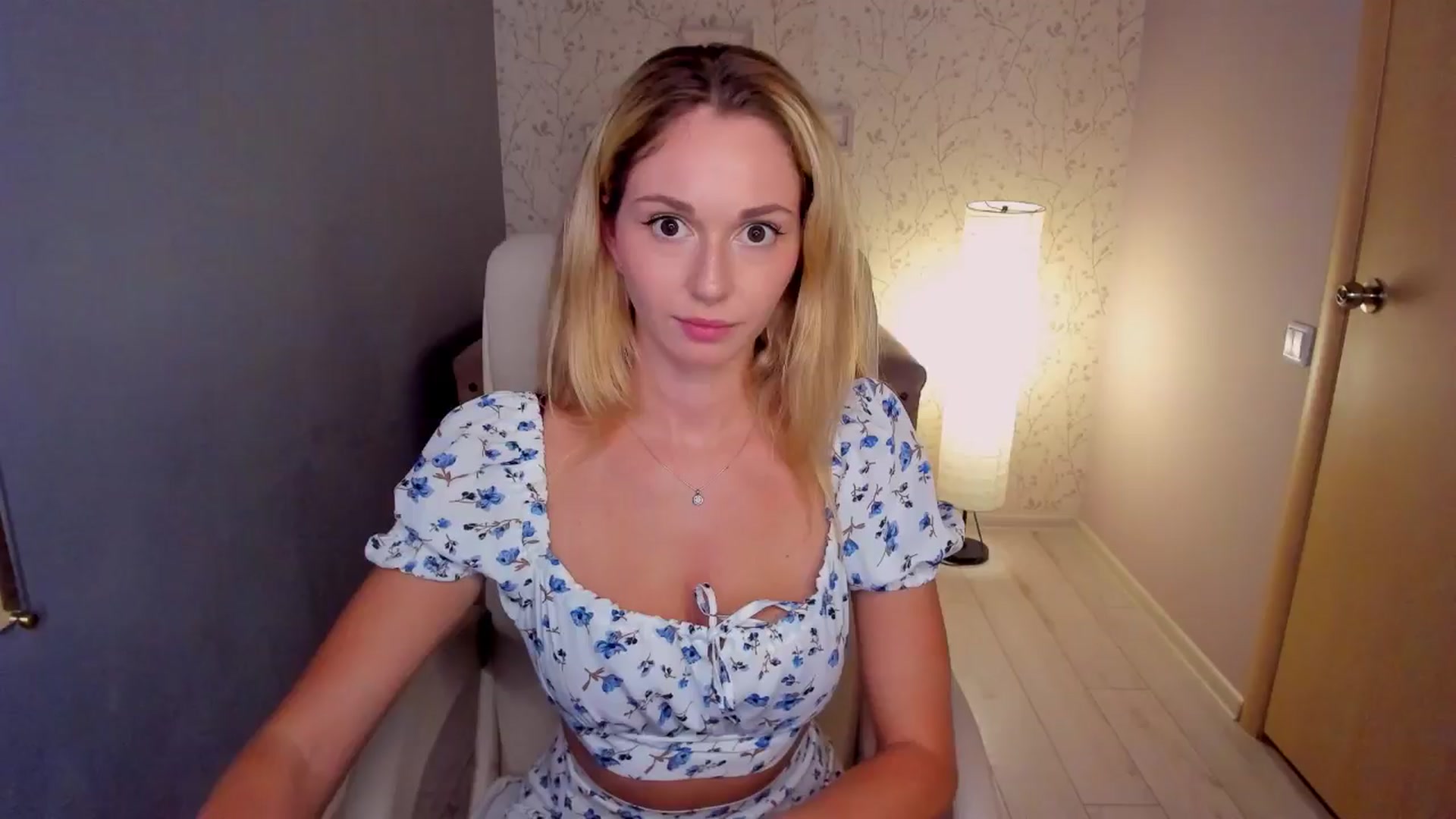 Gallery image thumbnail from UniiqueMilana's myfreecams stream on, 08/30/2024, 15:39 image 18 of 20