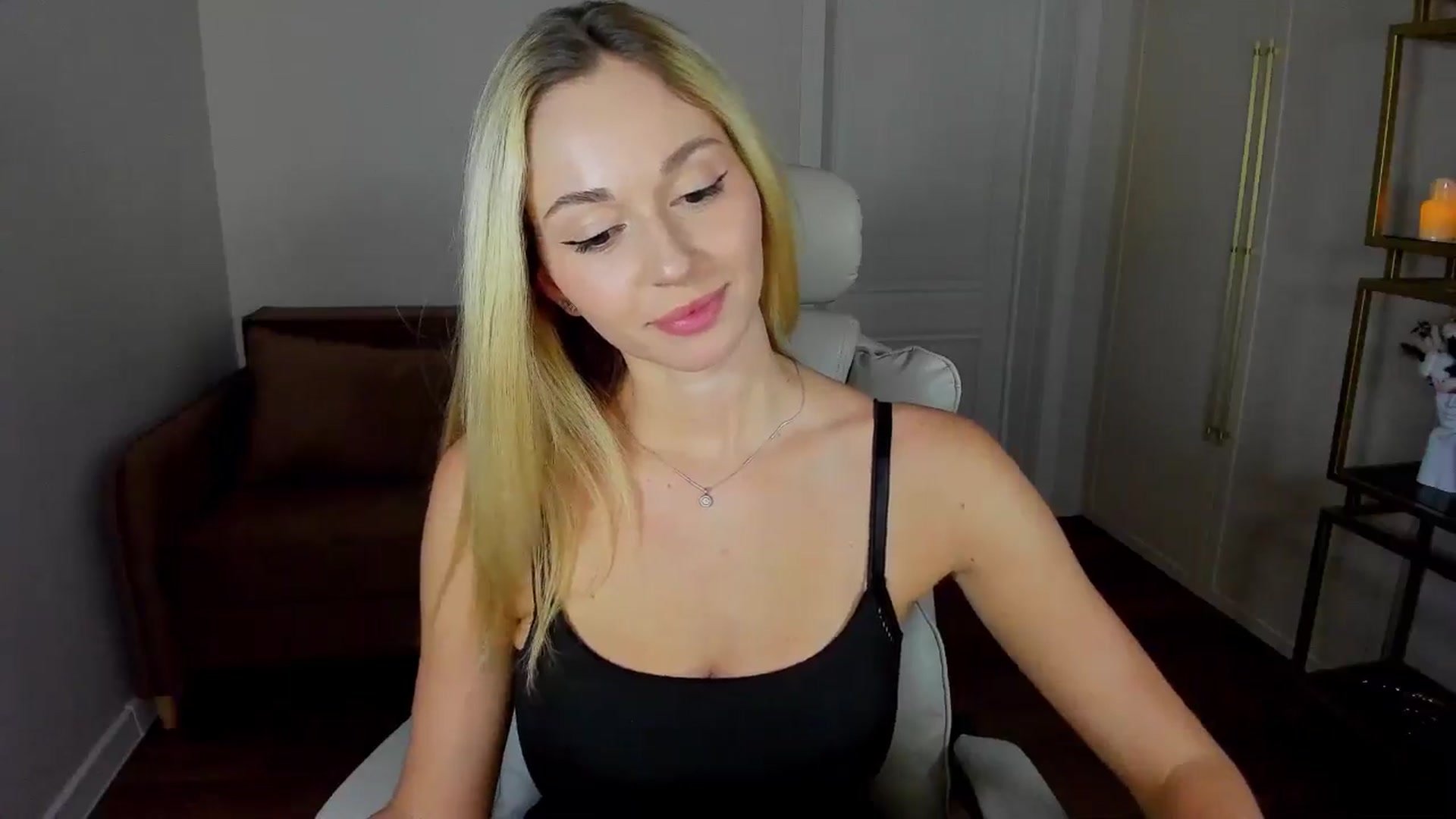 Gallery image thumbnail from UniiqueMilana's myfreecams stream on, 09/08/2024, 15:49 image 3 of 20