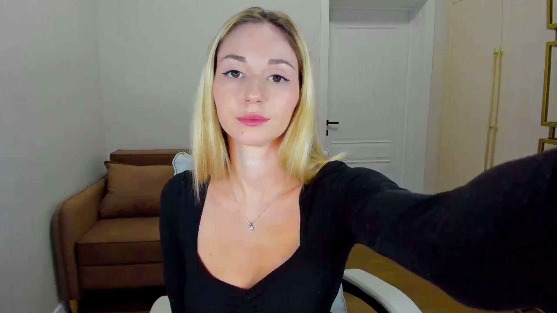 Gallery image thumbnail from UniiqueMilana's myfreecams stream on, 09/14/2024, 17:54 image 10 of 20