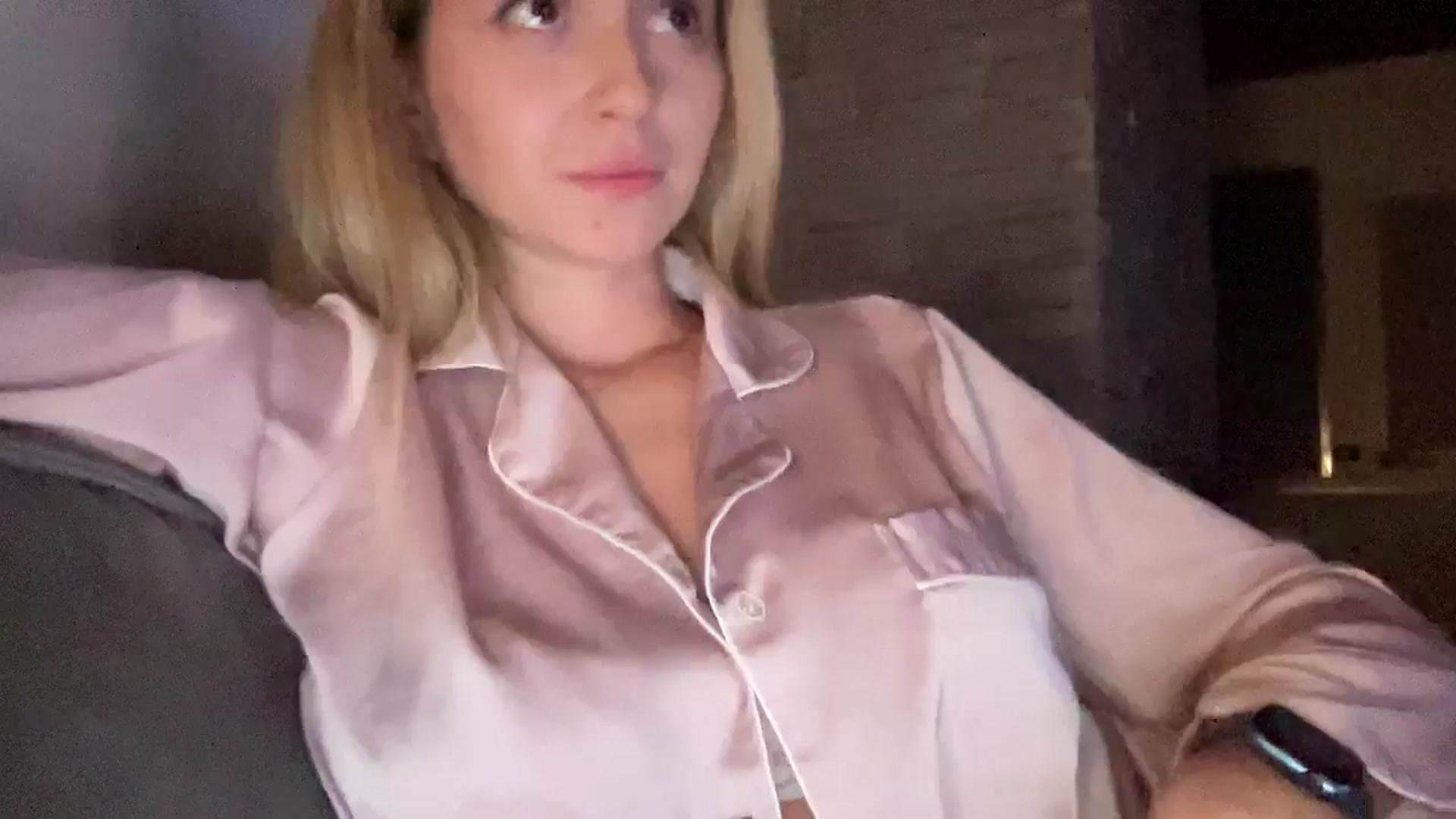 Gallery image thumbnail from UniiqueMilana's myfreecams stream on, 09/14/2024, 22:18 image 10 of 20