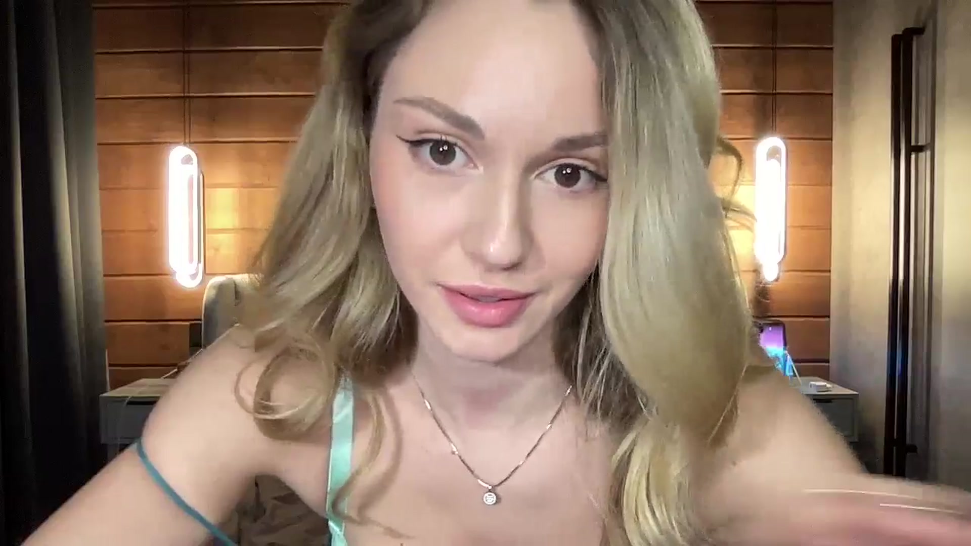 Gallery image thumbnail from UniiqueMilana's myfreecams stream on, 11/29/2024, 16:39 image 7 of 20