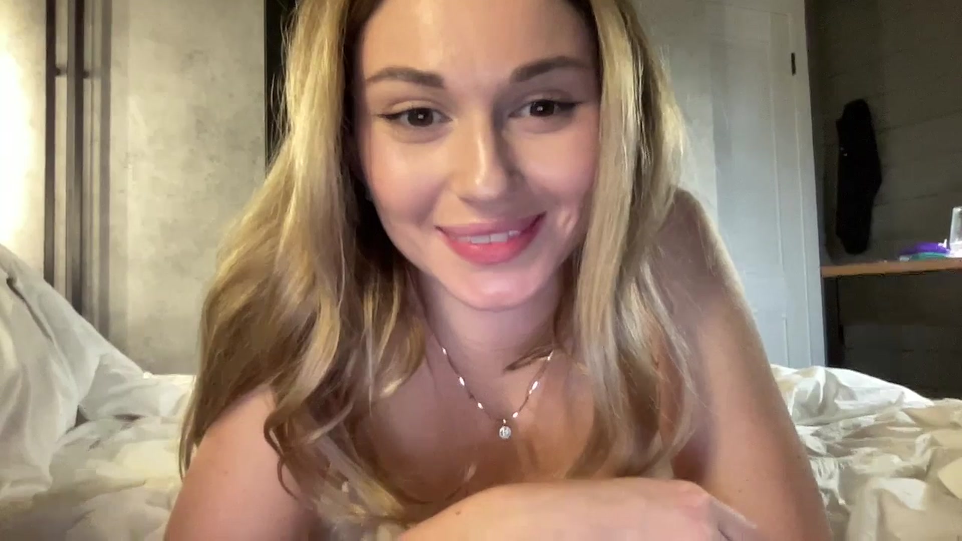 Gallery image thumbnail from UniiqueMilana's myfreecams stream on, 12/15/2024, 16:19 image 20 of 20